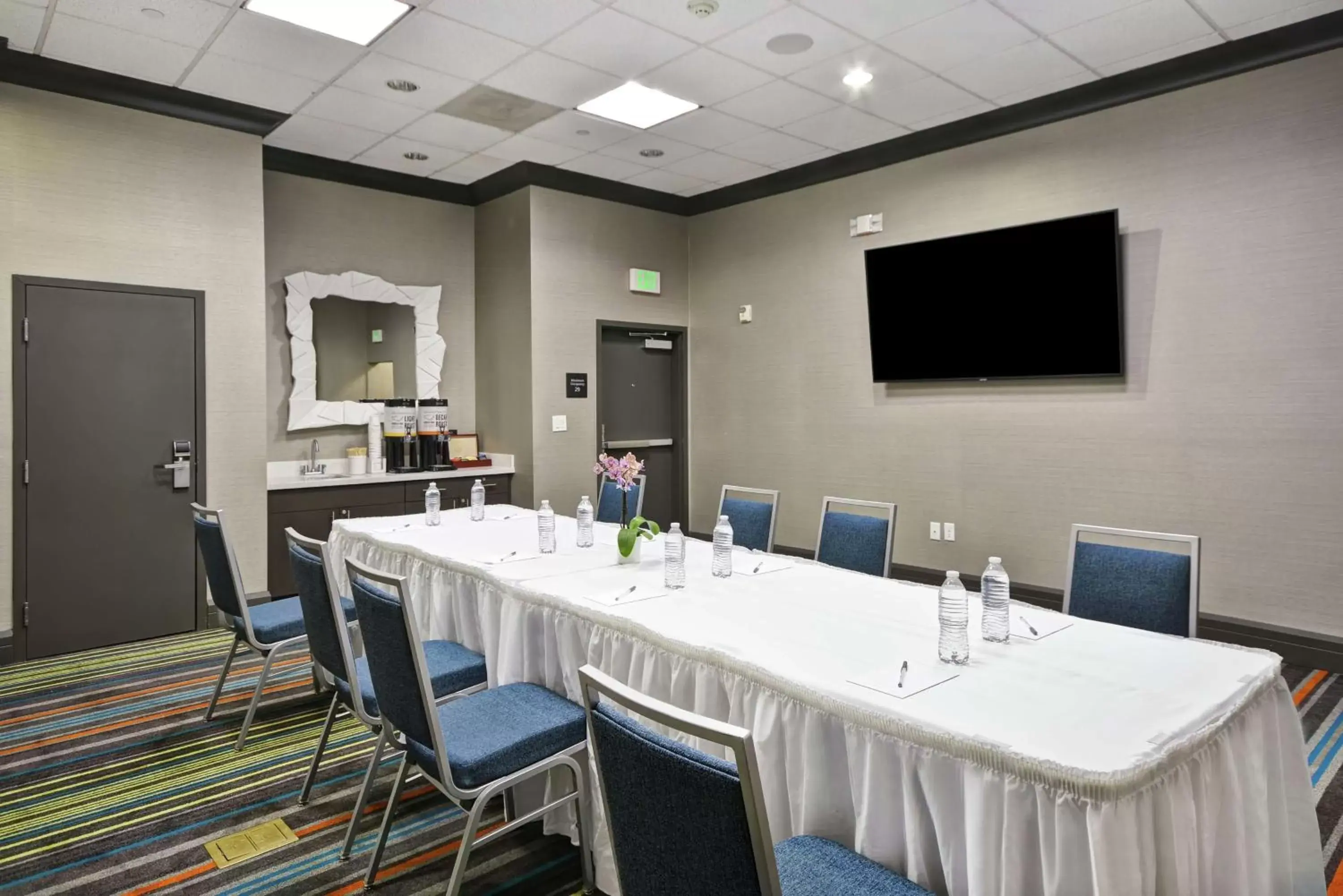 Meeting/conference room in Hampton Inn & Suites Los Angeles Burbank Airport