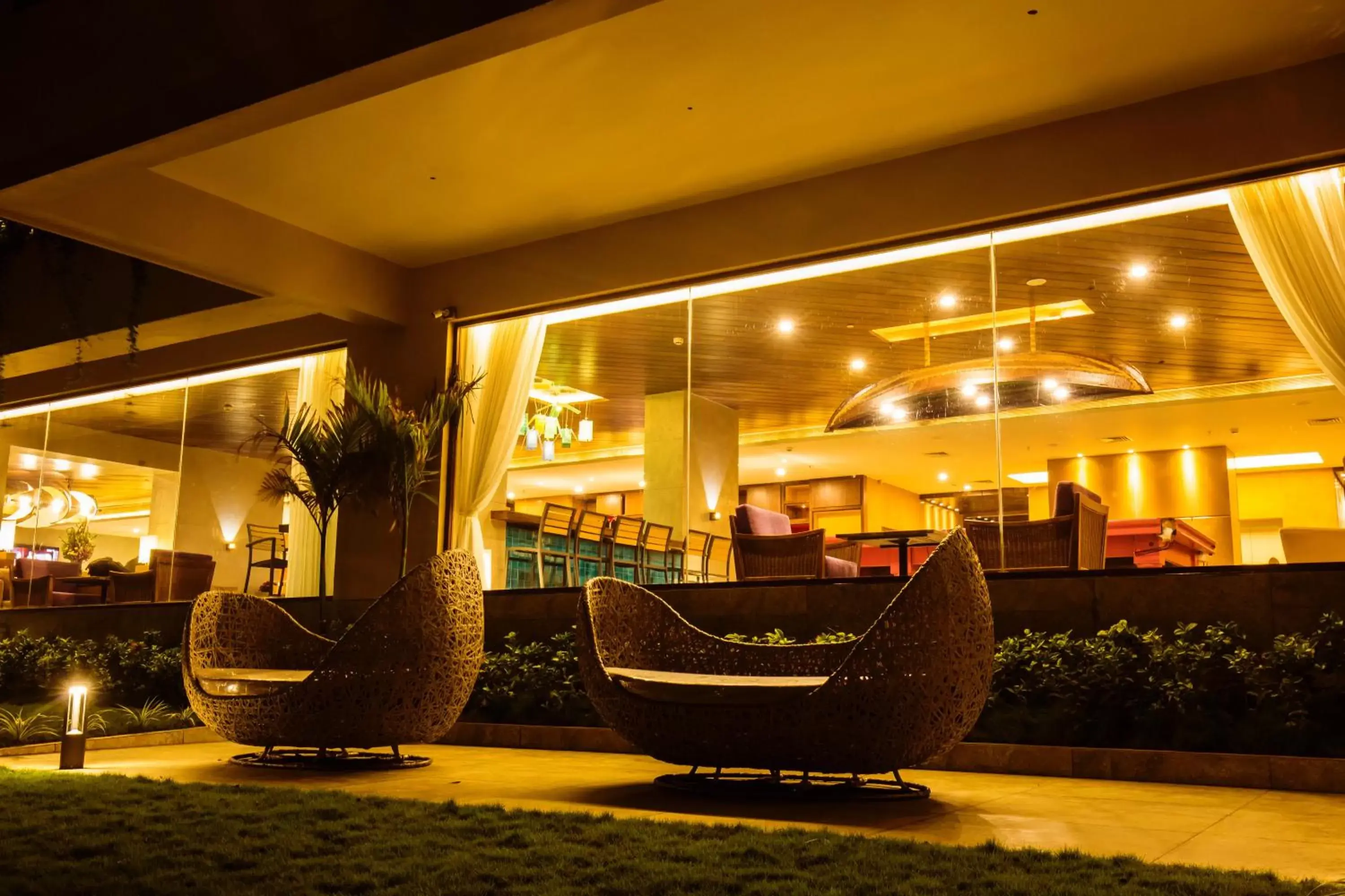 Area and facilities, Lounge/Bar in The Bheemli Resort Visakhapatnam by AccorHotels