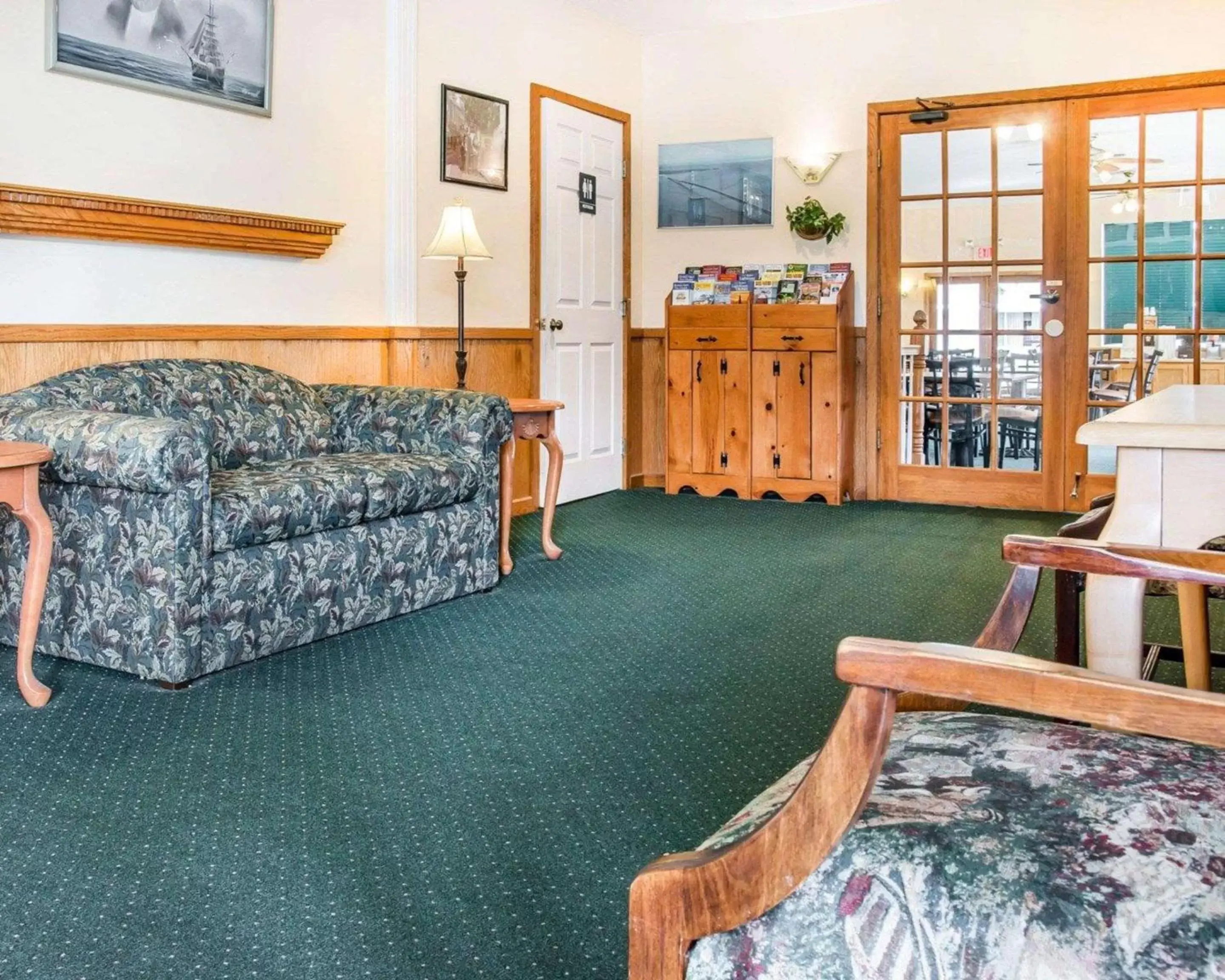 Lobby or reception in Quality Inn & Suites Mackinaw City Beachfront Lobby or reception in Quality Inn & Suites Mackinaw City Beachfront