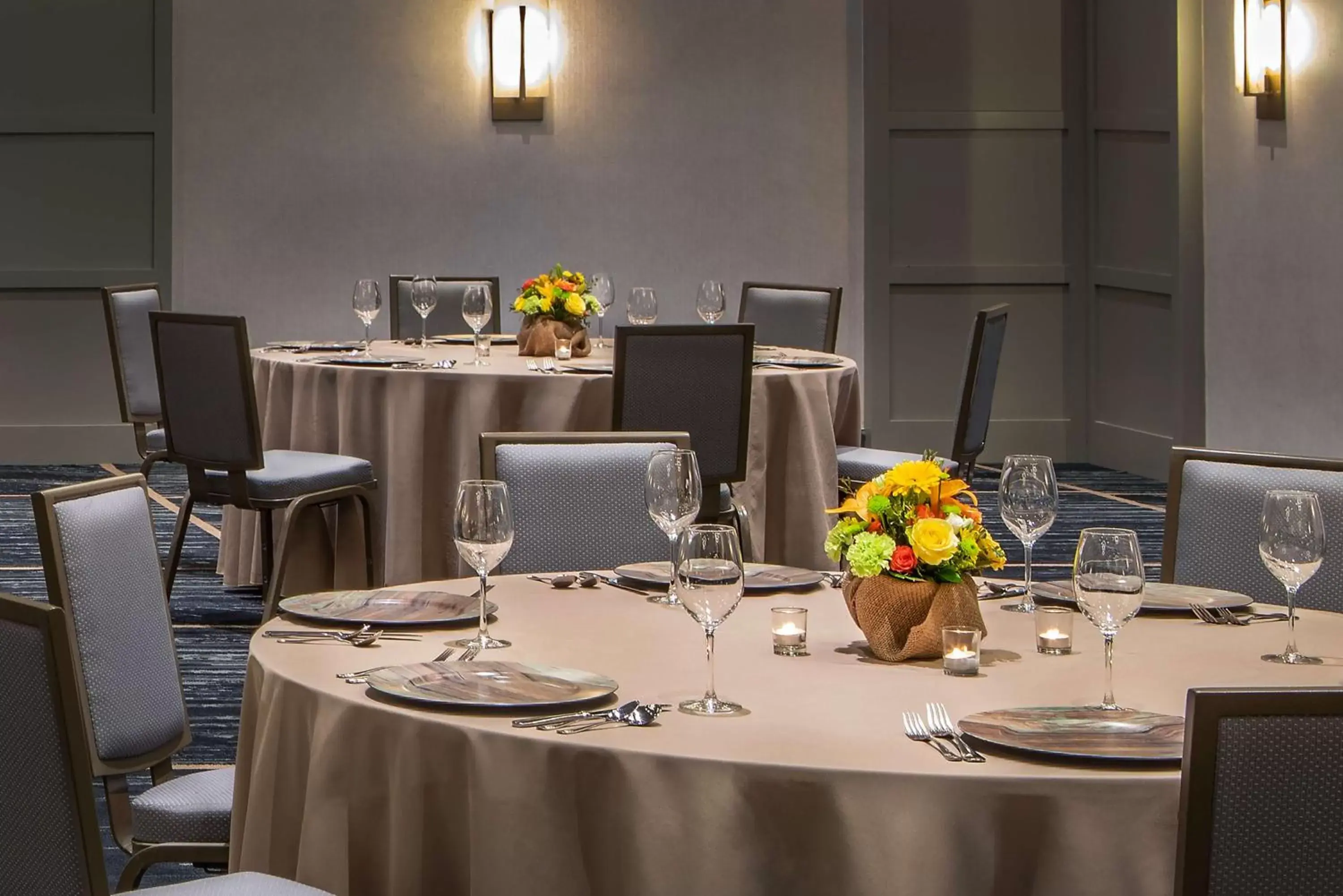 Meeting/conference room, Restaurant/Places to Eat in DoubleTree by Hilton Washington DC North/Gaithersburg