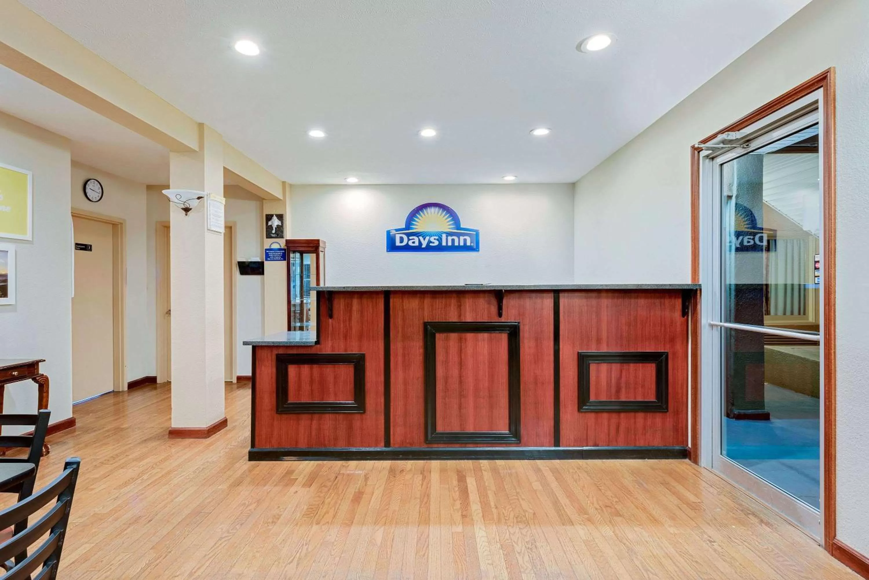 Lobby or reception in Days Inn by Wyndham Fairmont