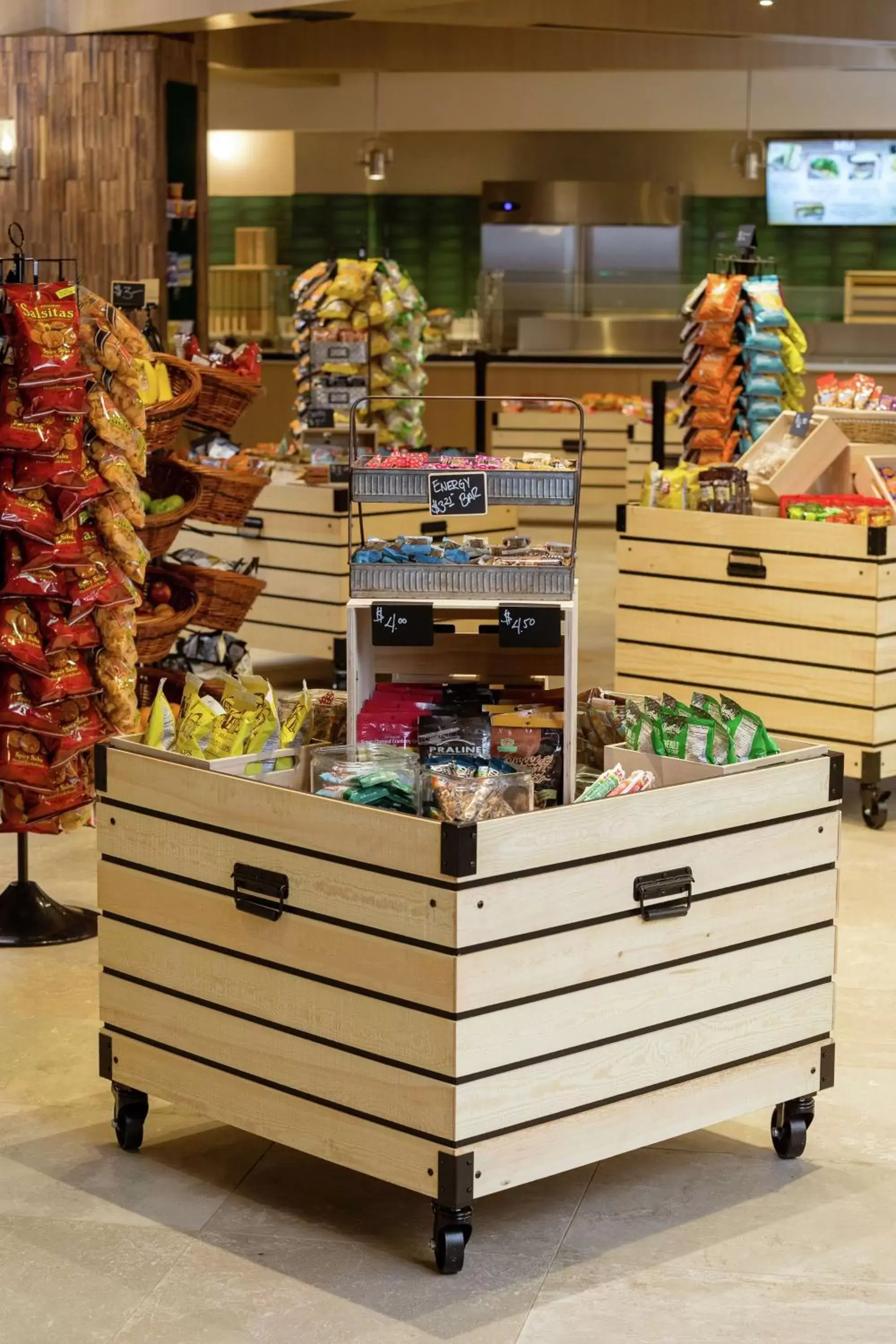 Dining area, Supermarket/Shops in Hilton Birmingham Downtown at UAB