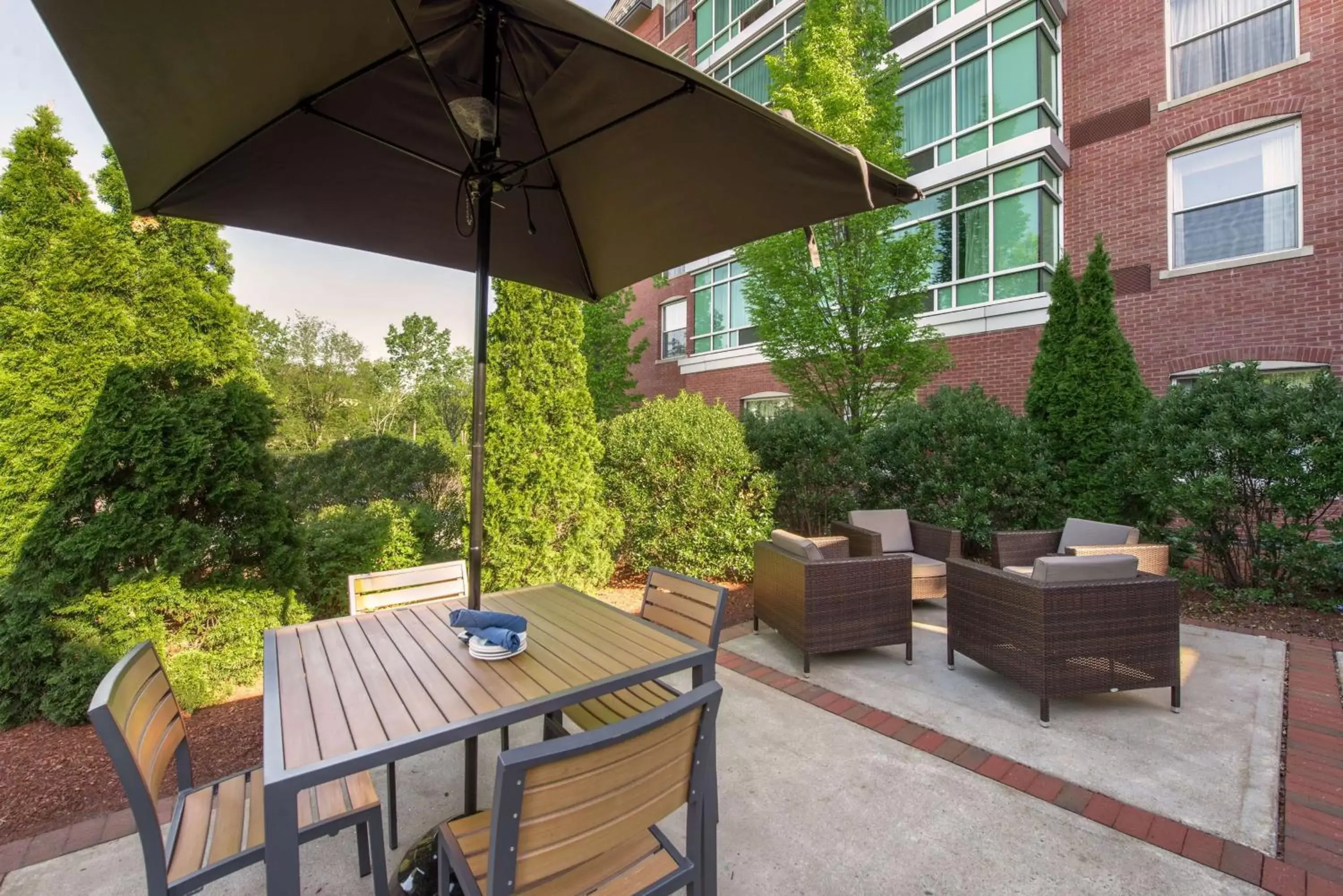 Patio in Hilton Garden Inn Manchester Downtown