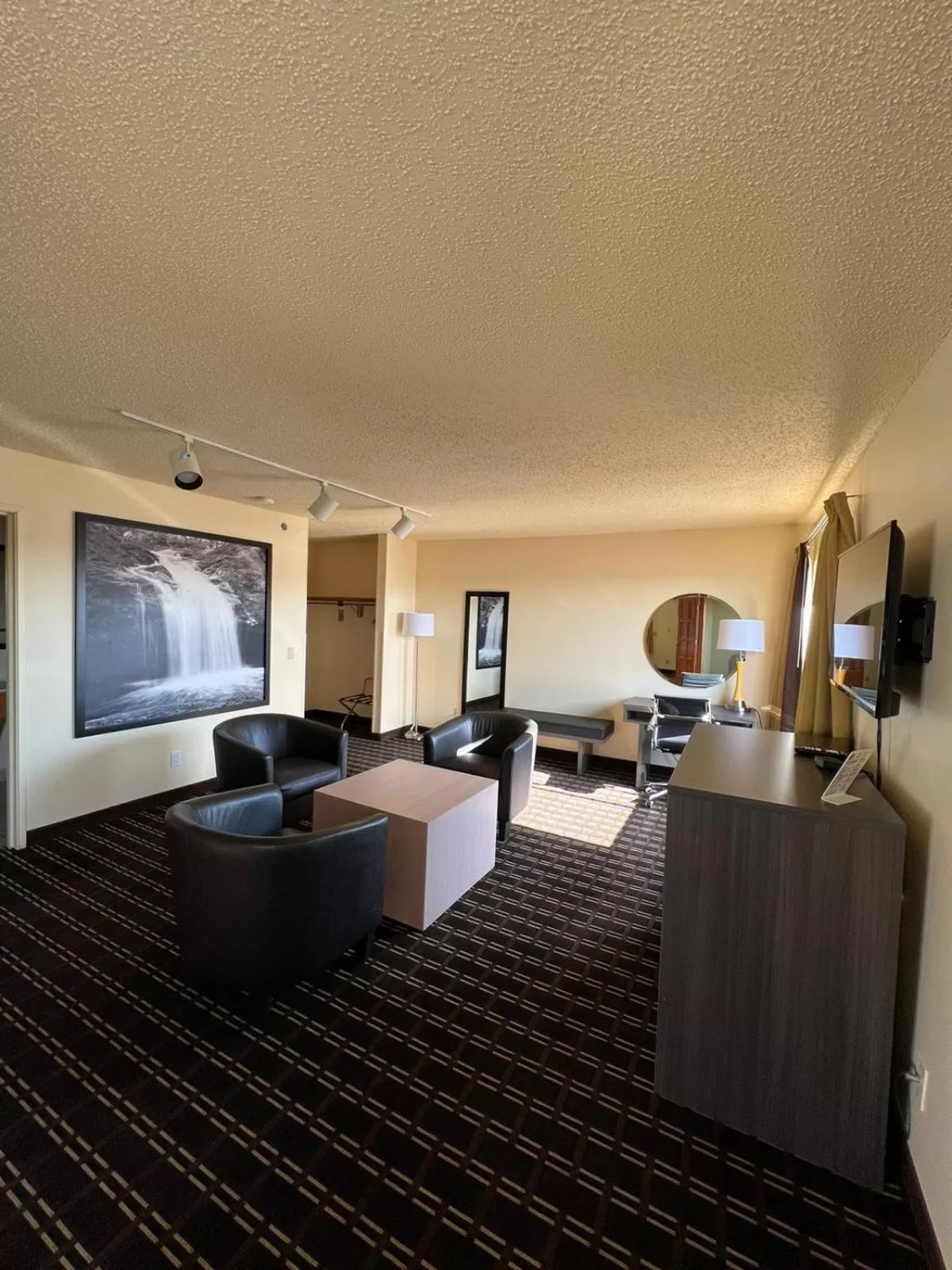 Living room in Super 8 by Wyndham Watertown WI