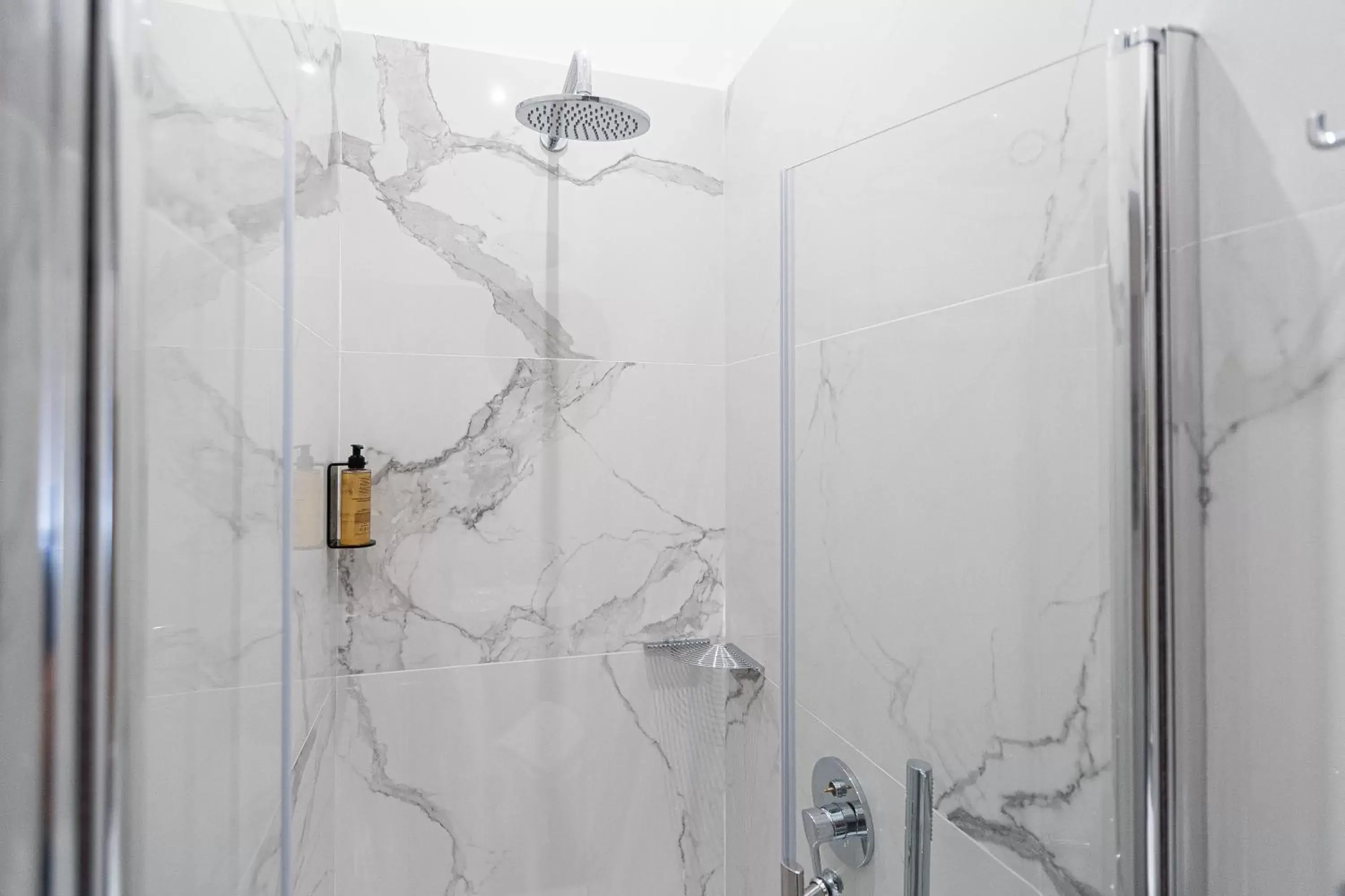 Shower, Bathroom in Hotel Castellino Roma