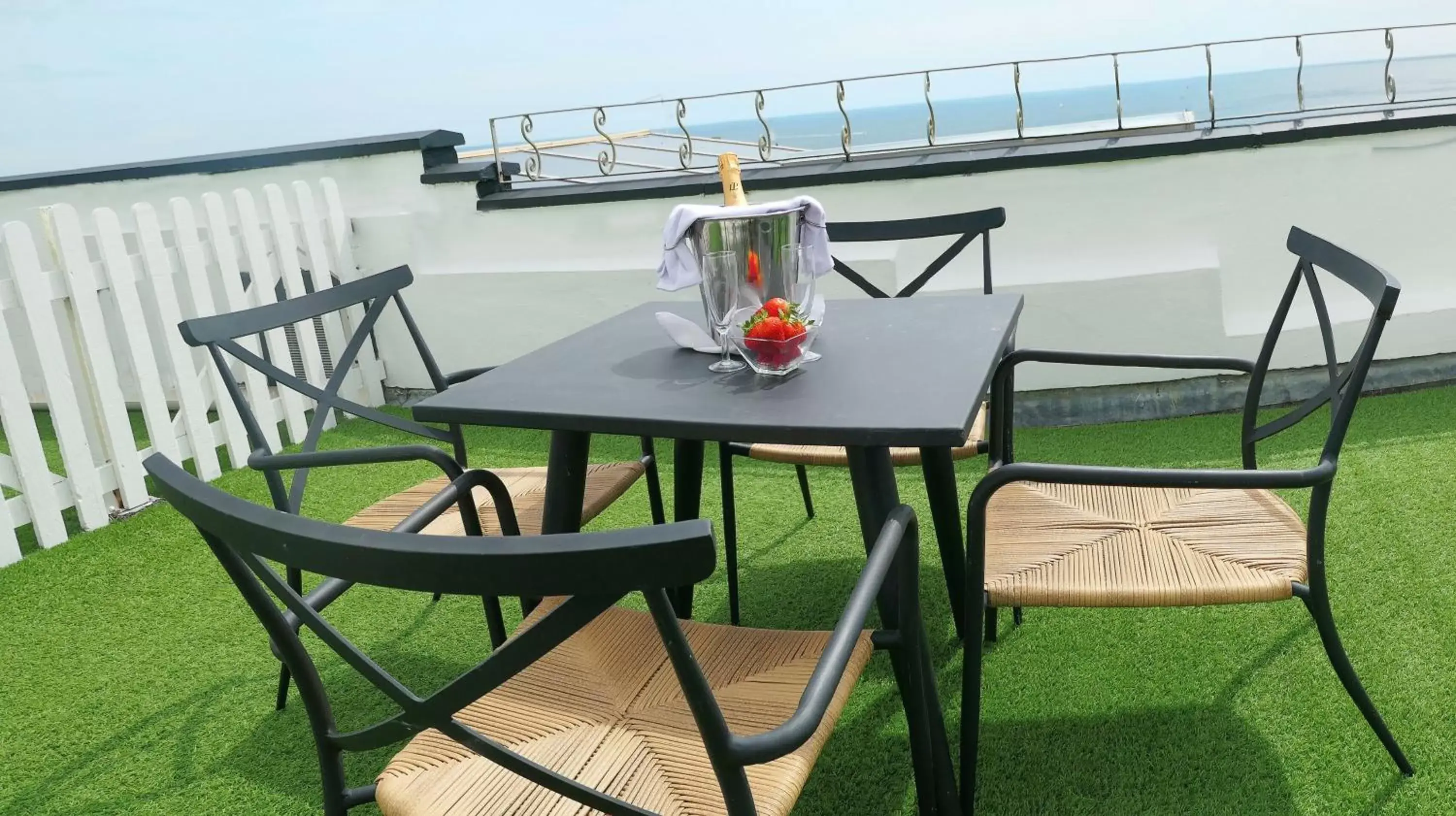 Balcony/Terrace in Suncliff Hotel - OCEANA COLLECTION