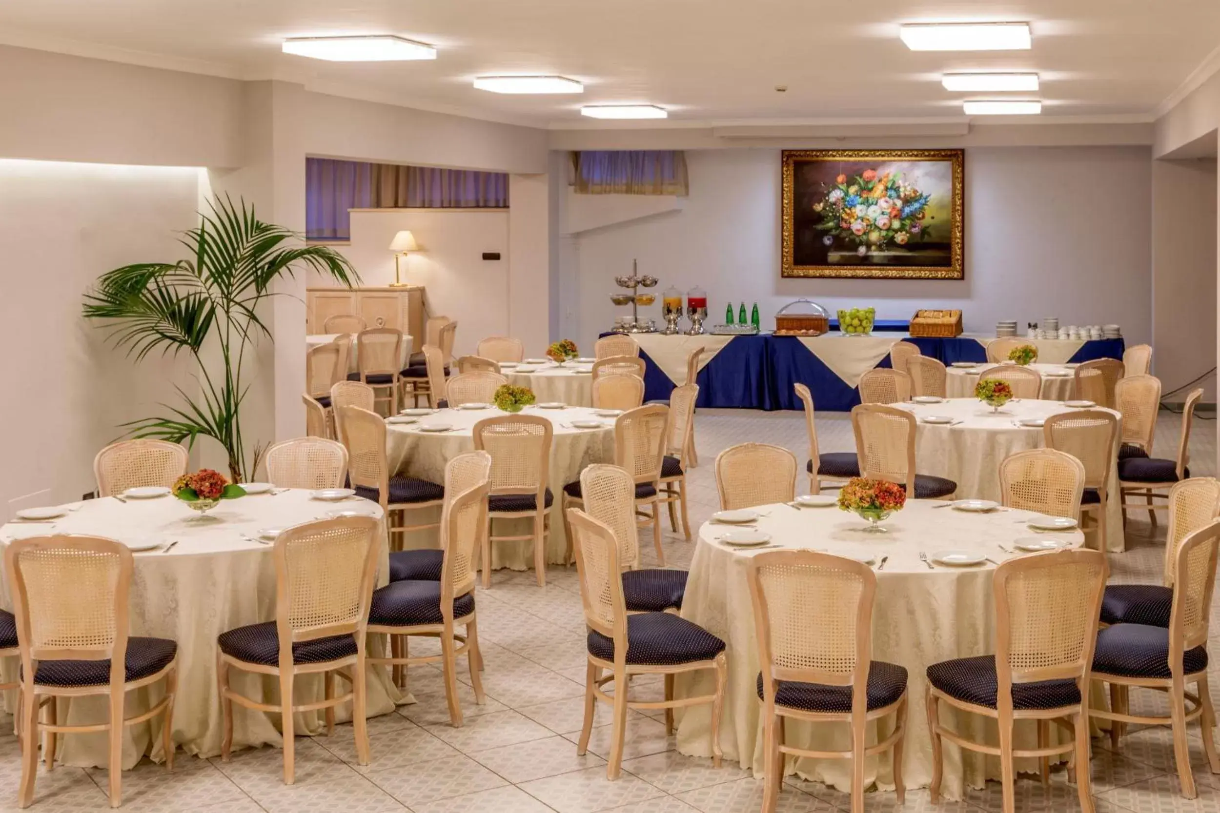 Business facilities, Restaurant/Places to Eat in Marini Park Hotel