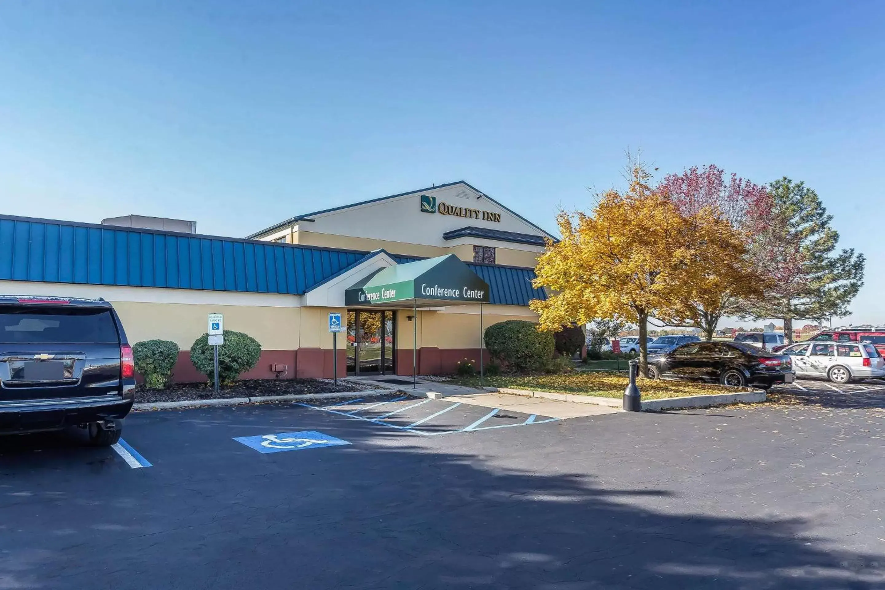 Property Building in Quality Inn Perrysburg