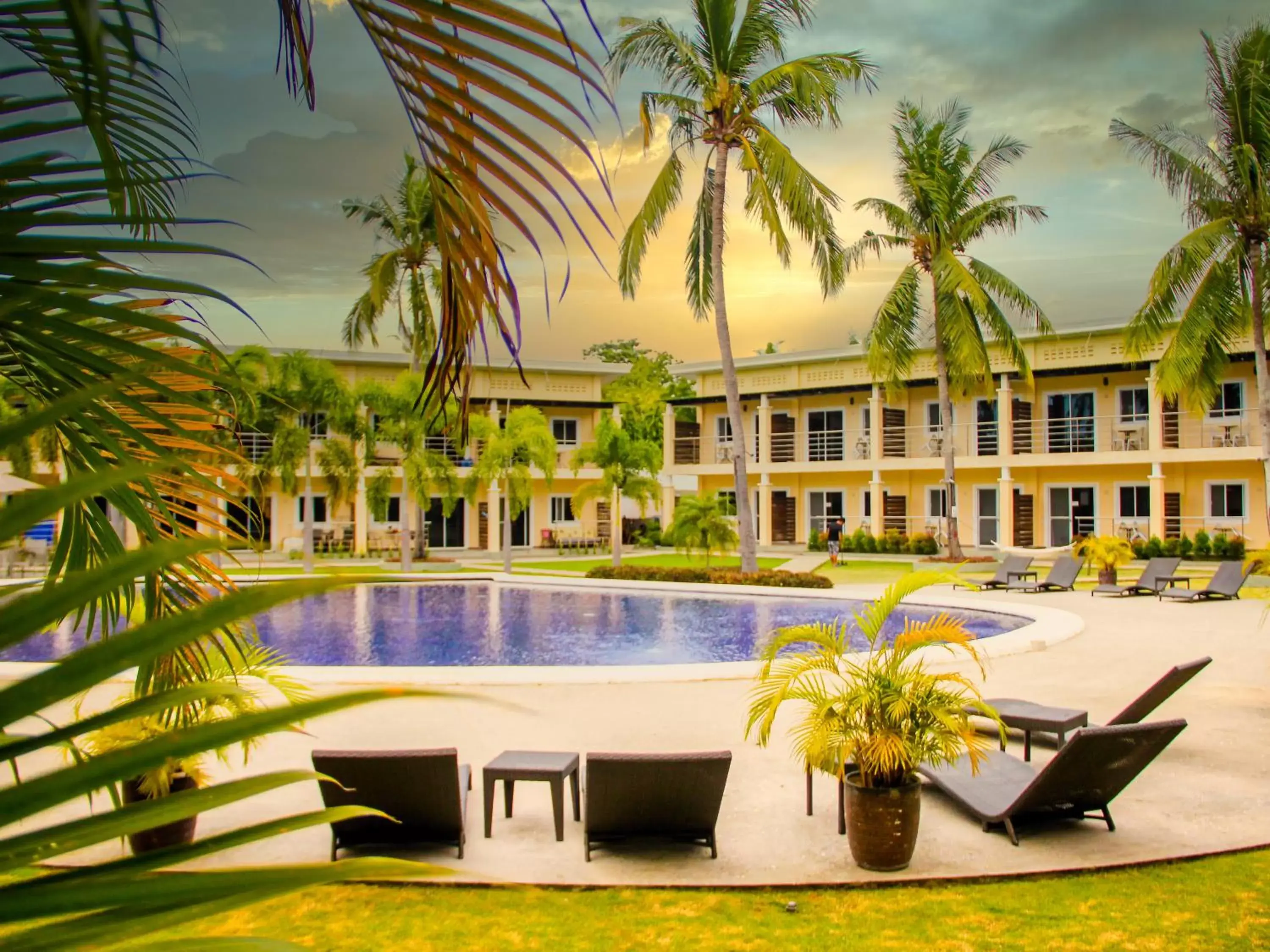 Swimming Pool in Malinawon Resort