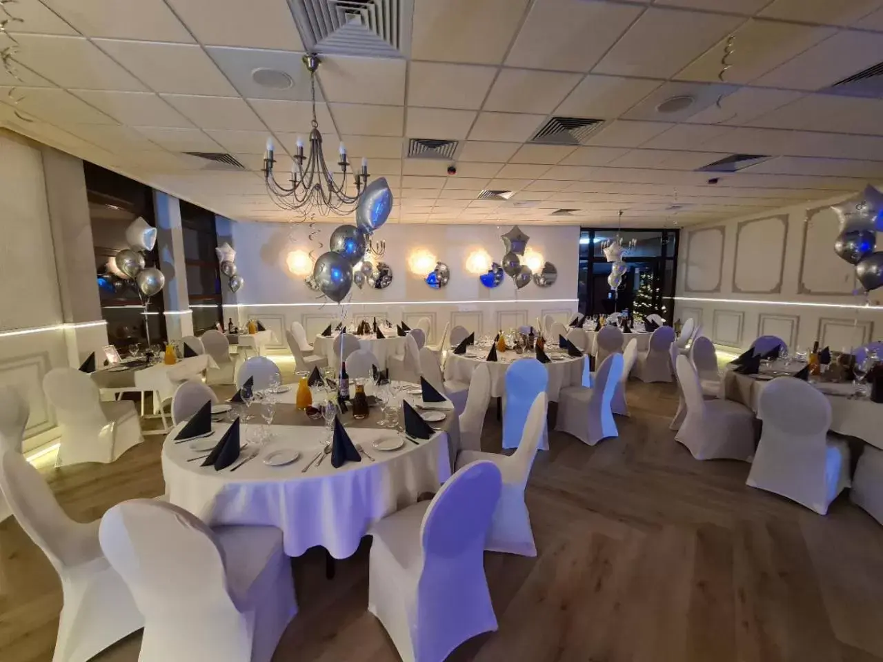 Restaurant/places to eat, Banquet Facilities in Grand Royal Hotel