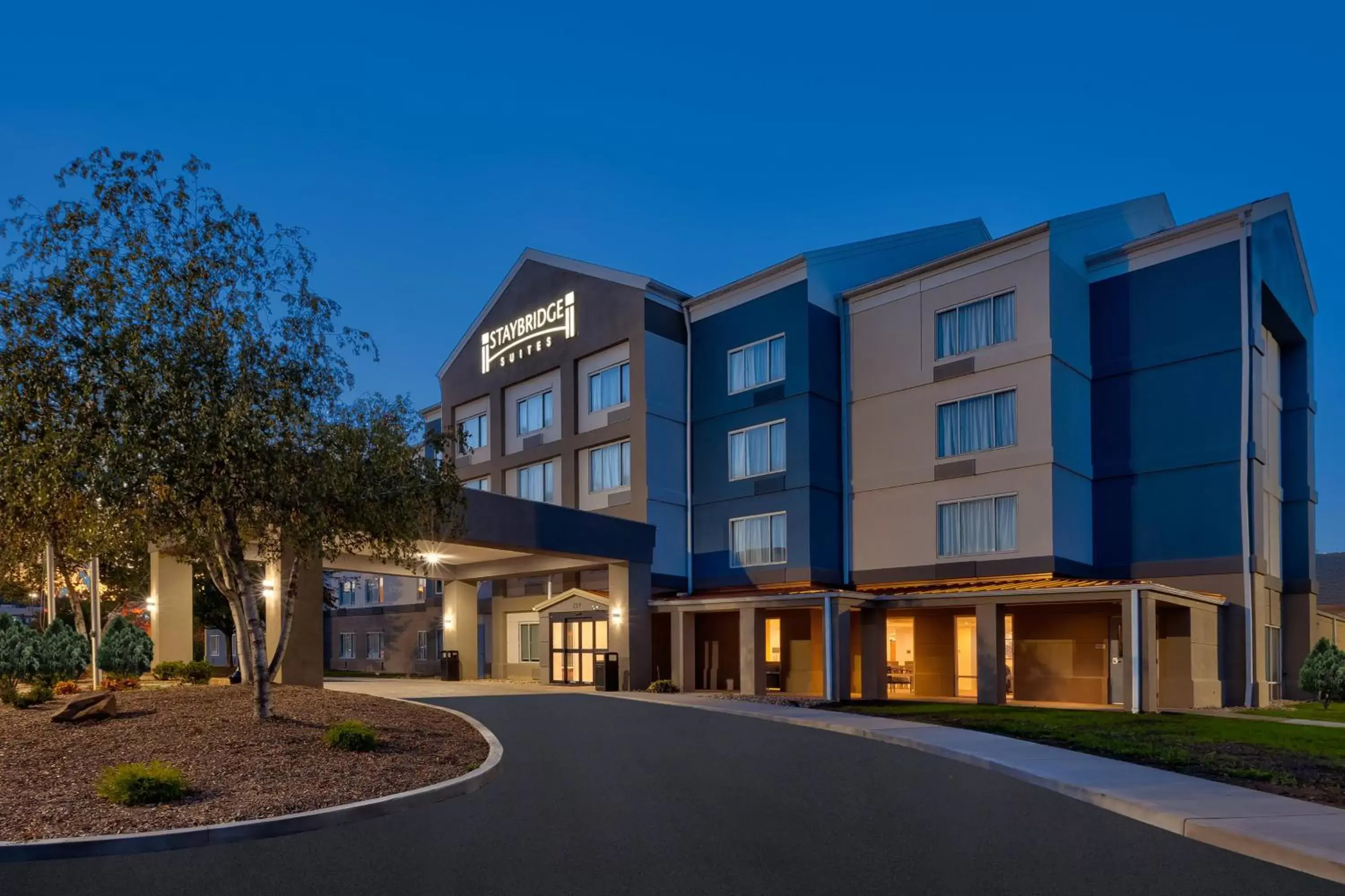 Property Building in Staybridge Suites Pittsburgh Airport, an IHG Hotel