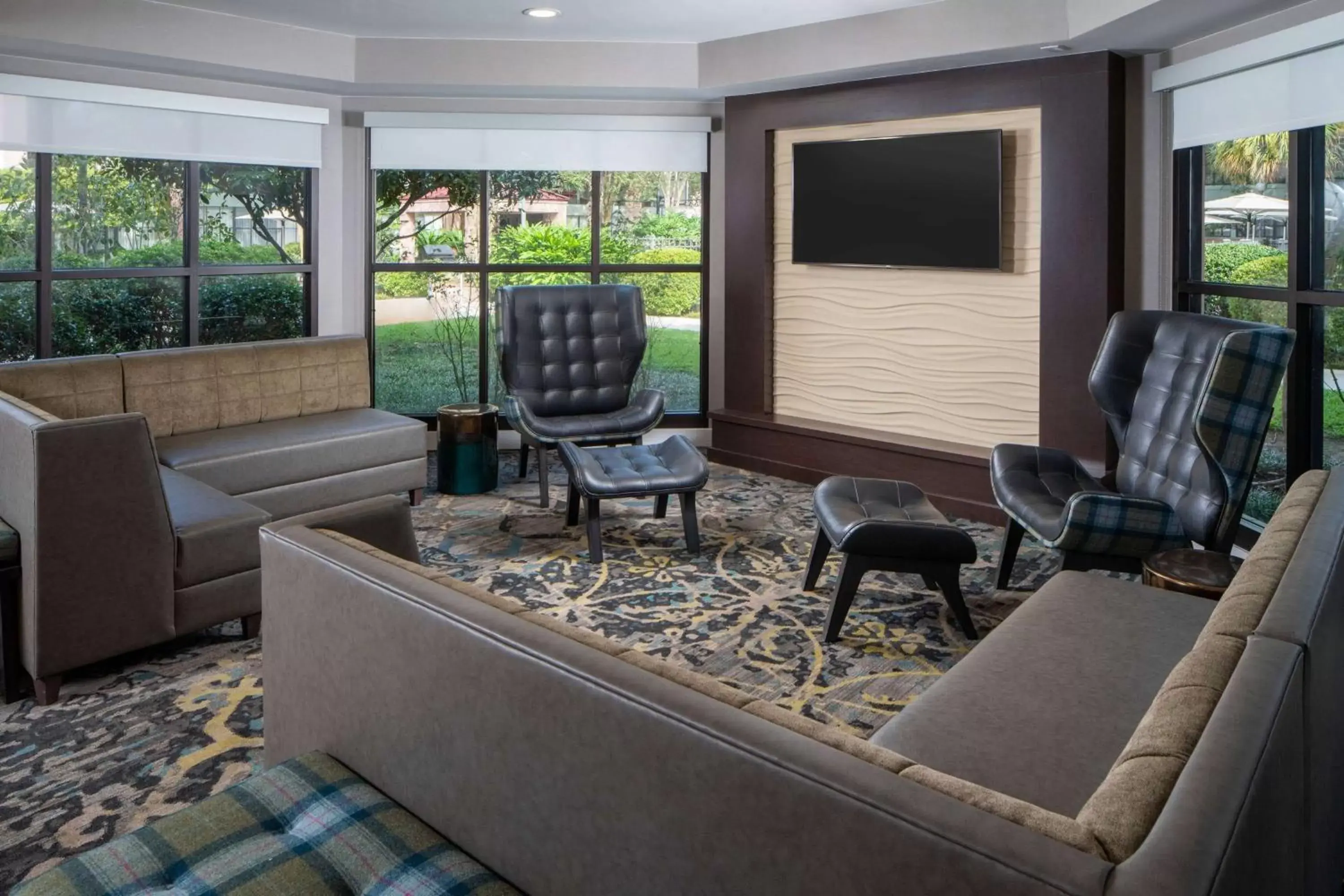 Communal lounge/ TV room, Seating Area in Sonesta ES Suites New Orleans Convention Center