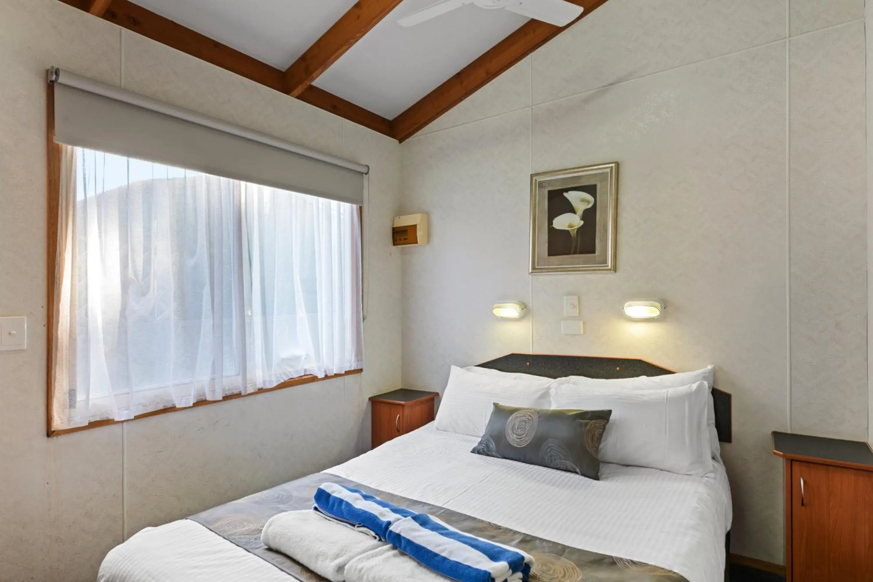 Bedroom, Bed in Discovery Parks - Barossa Valley