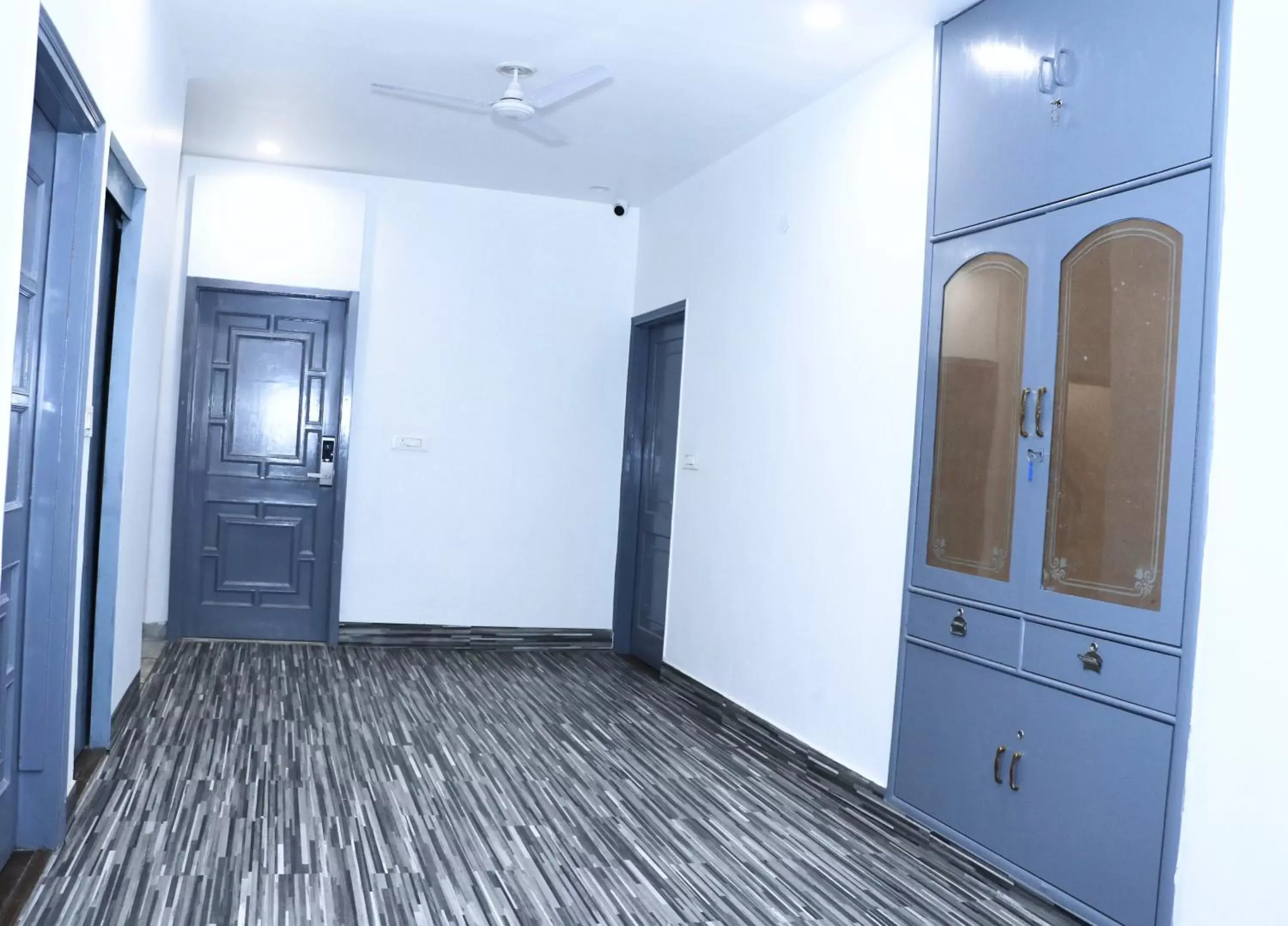 Lobby or reception in Gallivanto Inn - Rohini Lobby or reception in Gallivanto Inn - Rohini