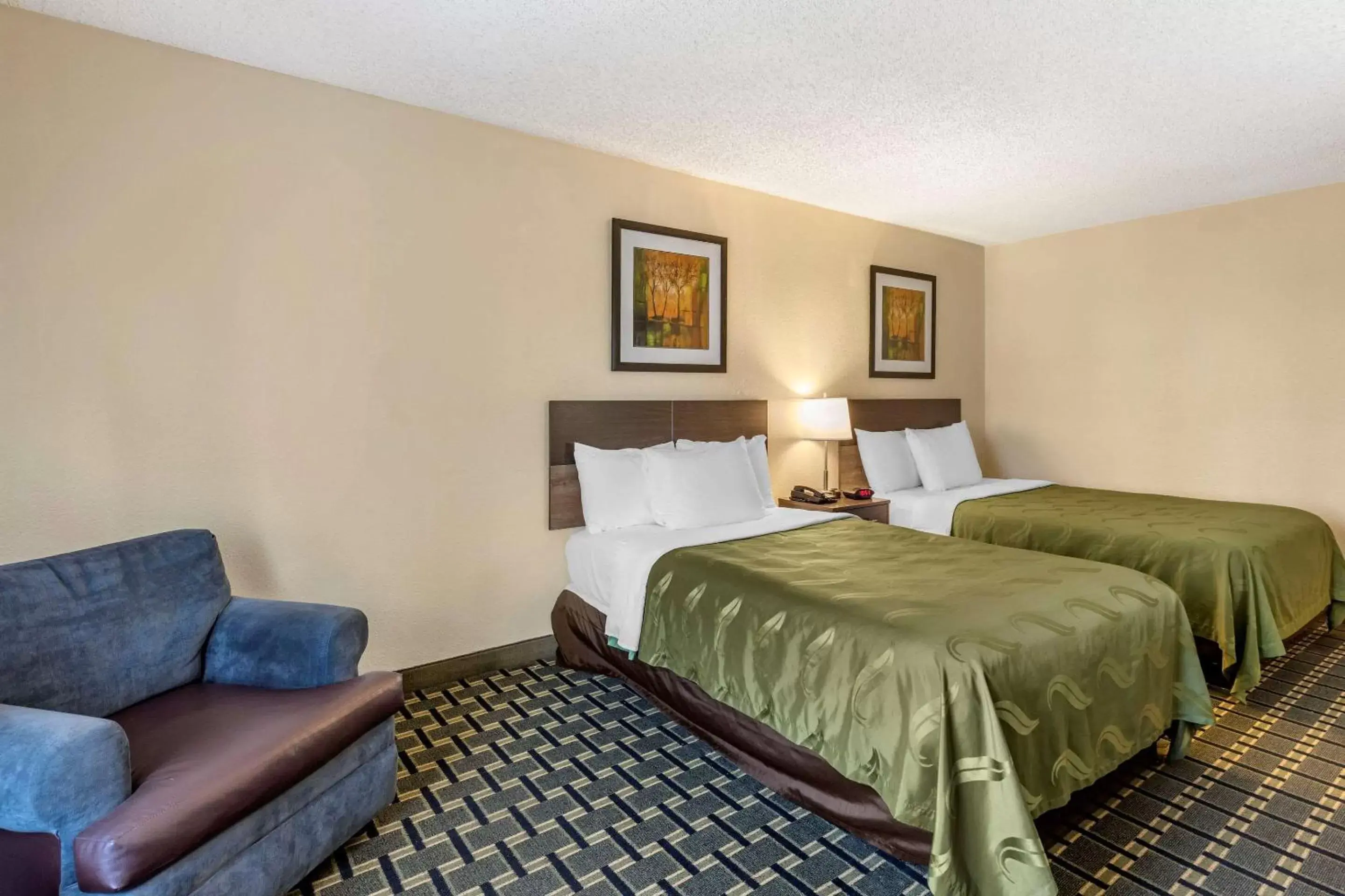 Photo of the whole room, Bed in Quality Inn Duluth - Atlanta Northeast