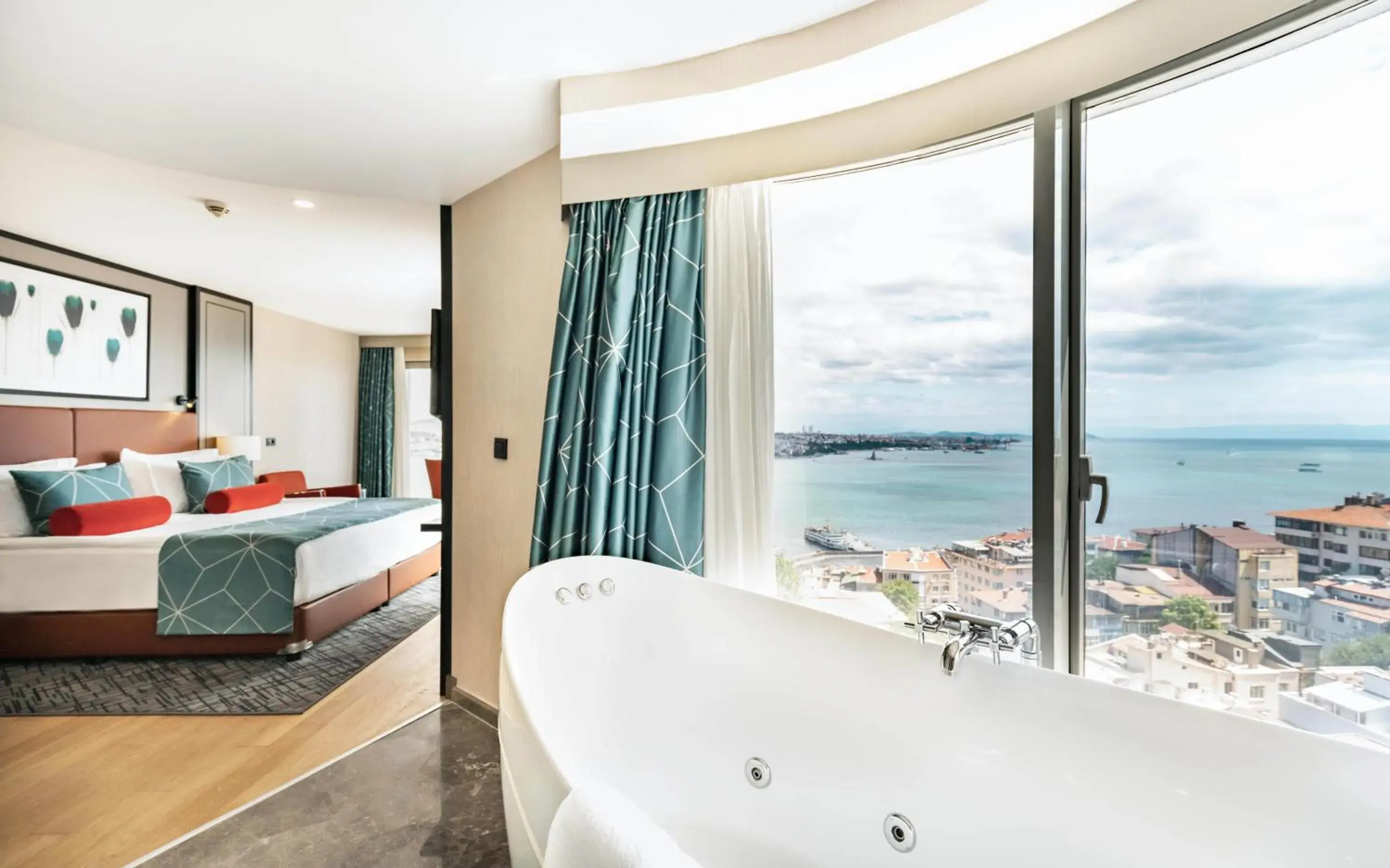 Balcony/Terrace, Bathroom in Opera Hotel Bosphorus