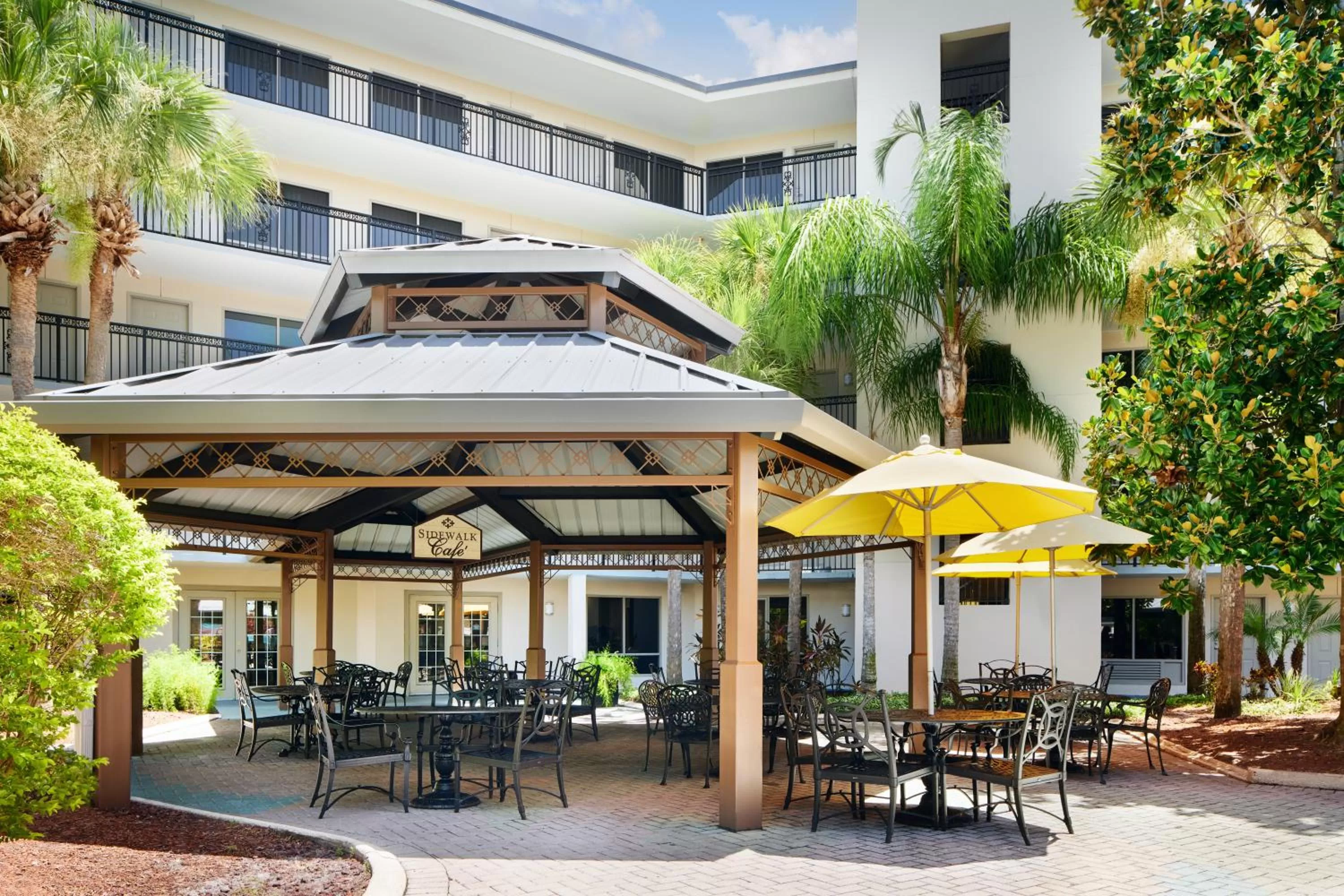 Property building in Staybridge Suites Orlando Royale Parc Suites by IHG