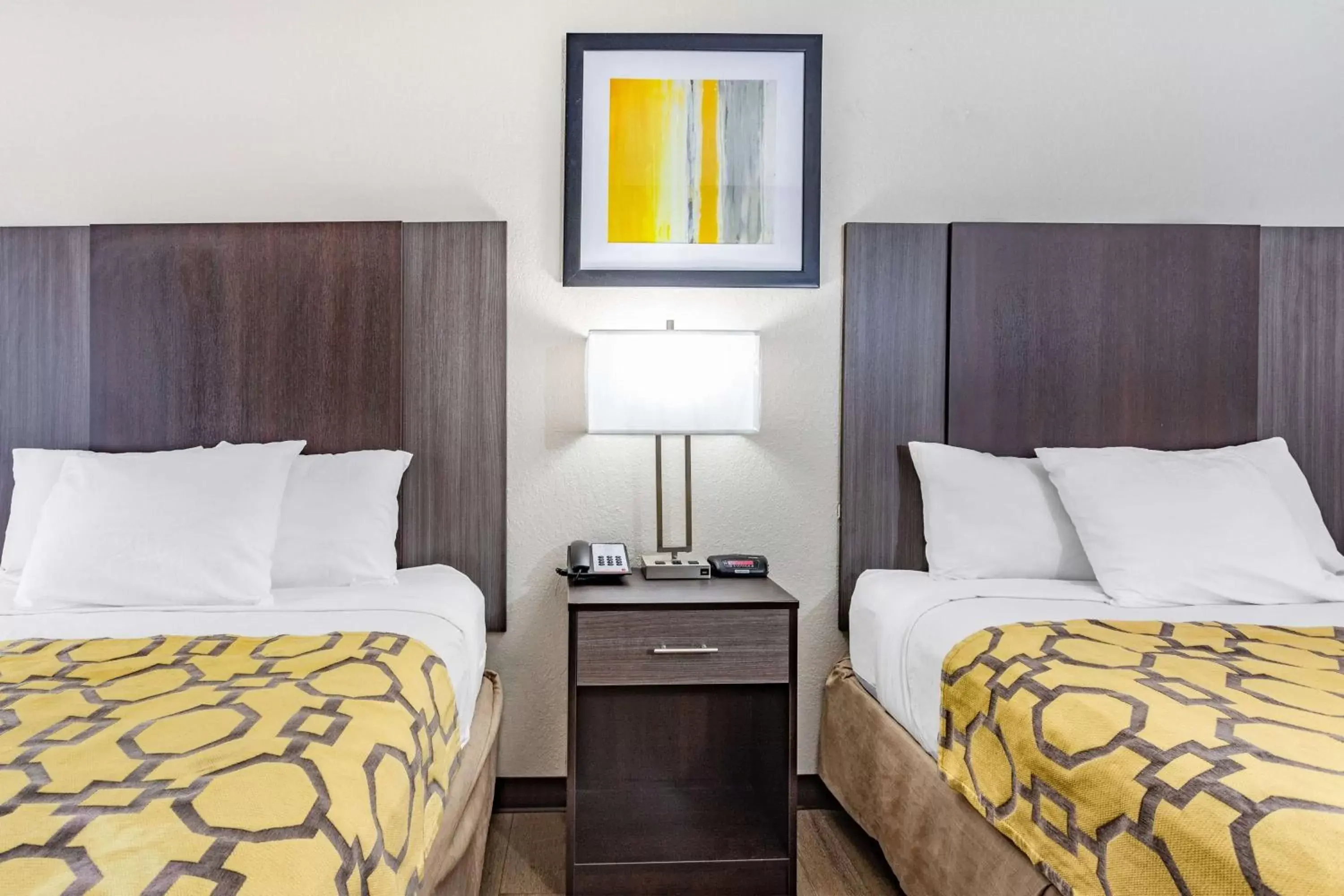 Photo of the whole room, Bed in Baymont by Wyndham Midway Tallahassee Photo of the whole room, Bed in Baymont by Wyndham Midway Tallahassee