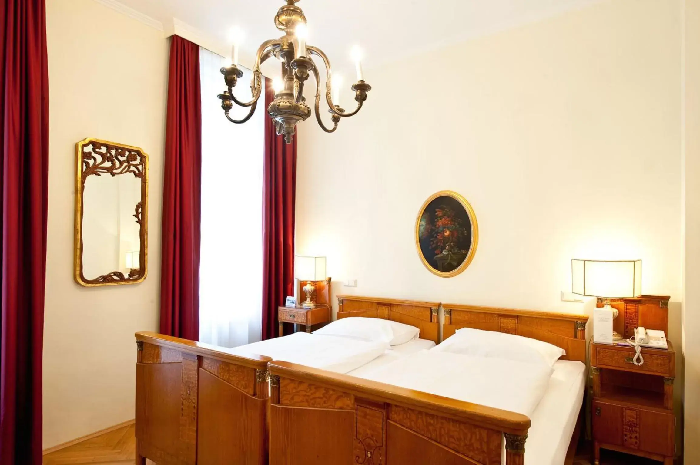 Bedroom, Bed in Graben Hotel