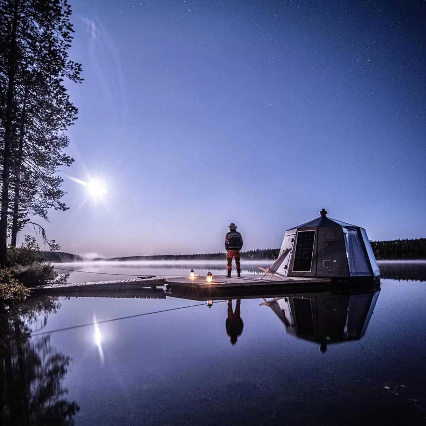 Lake view in Arctic Guesthouse & Igloos