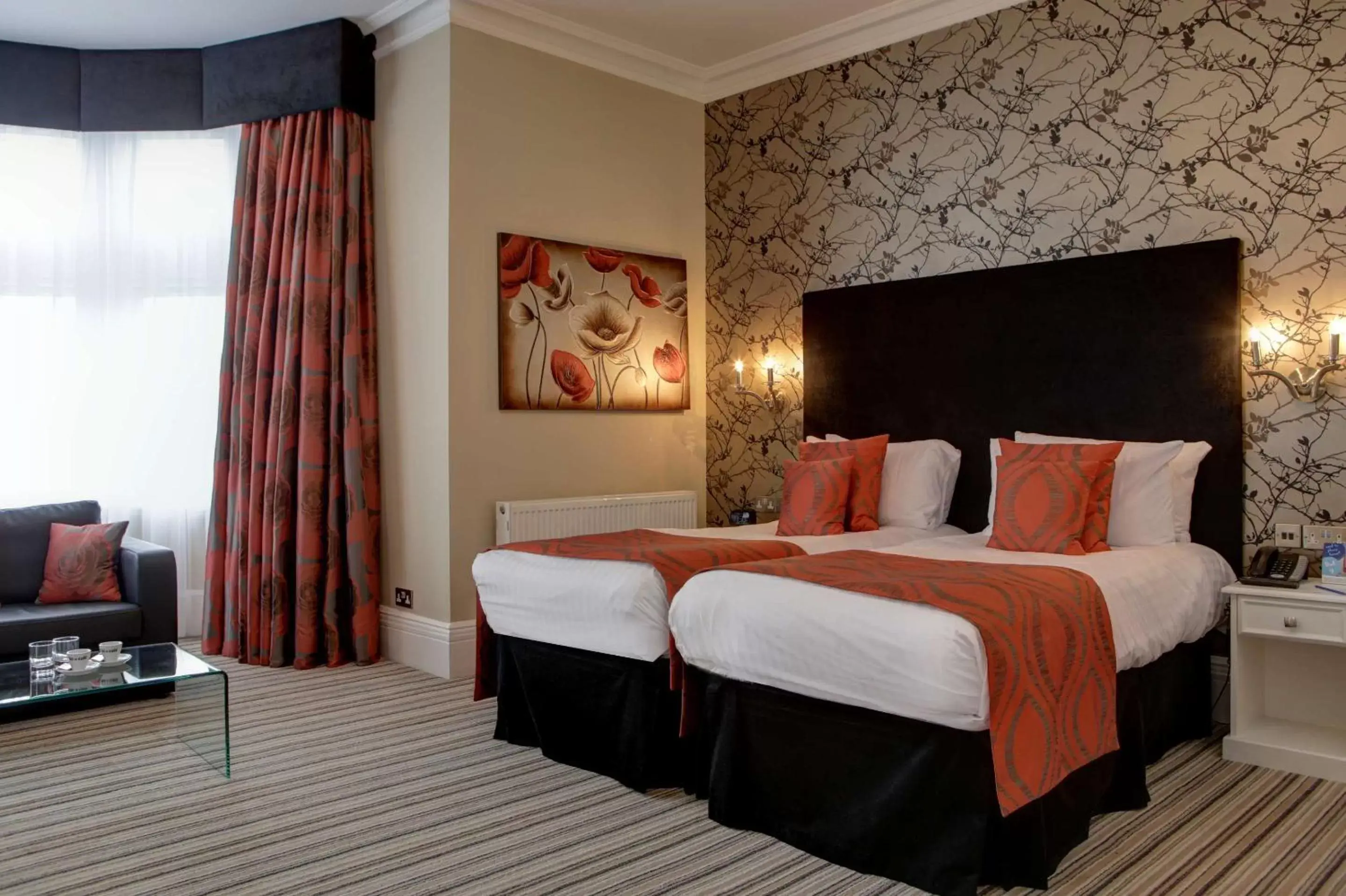 Superior Twin Room with Sofa bed and Partial View - Non-Smoking in Burlington Hotel, BW Premier Collection by Best Western Superior Twin Room with Sofa bed and Partial View - Non-Smoking in Burlington Hotel, BW Premier Collection by Best Western