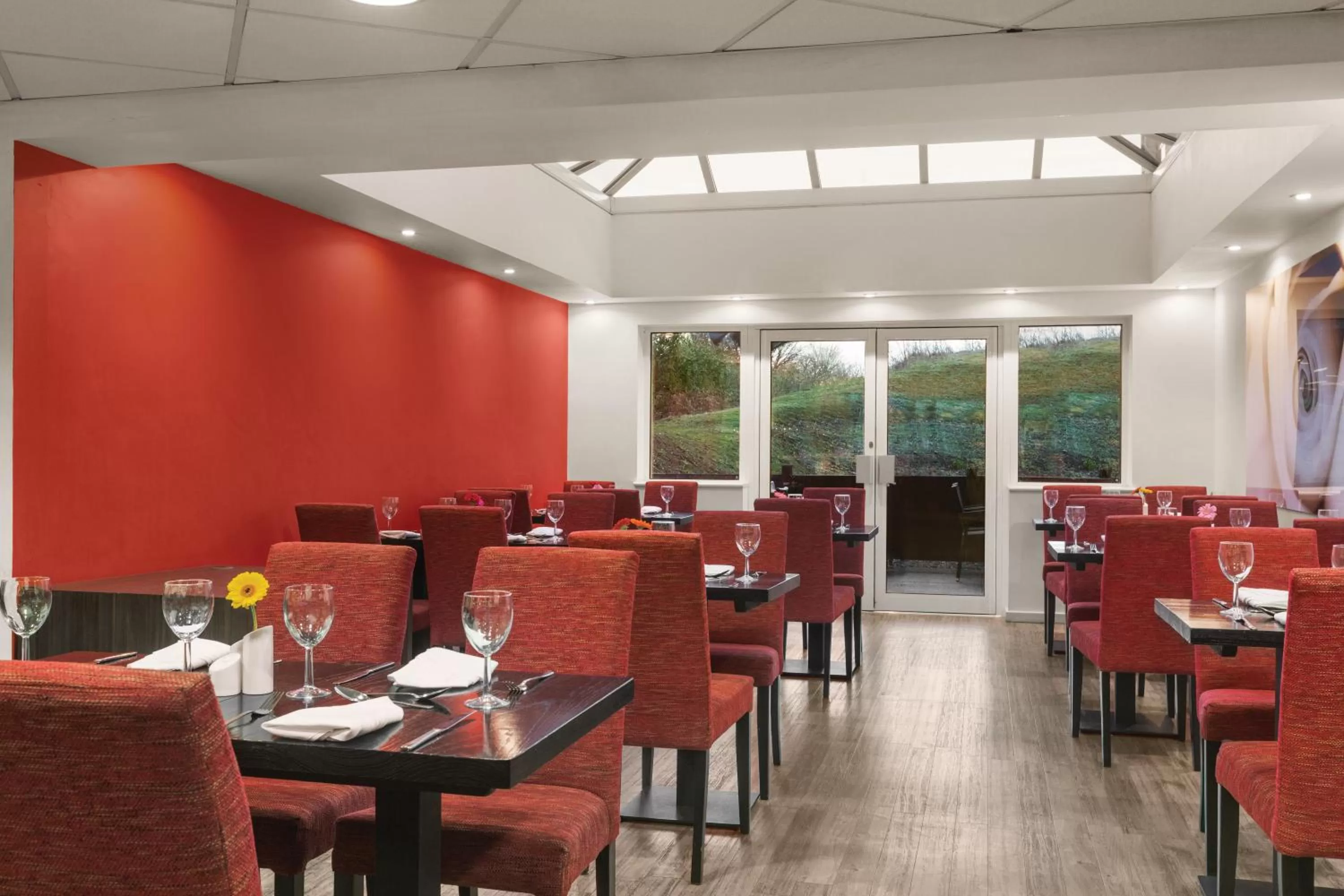 Restaurant/places to eat in Ramada London Stansted Airport