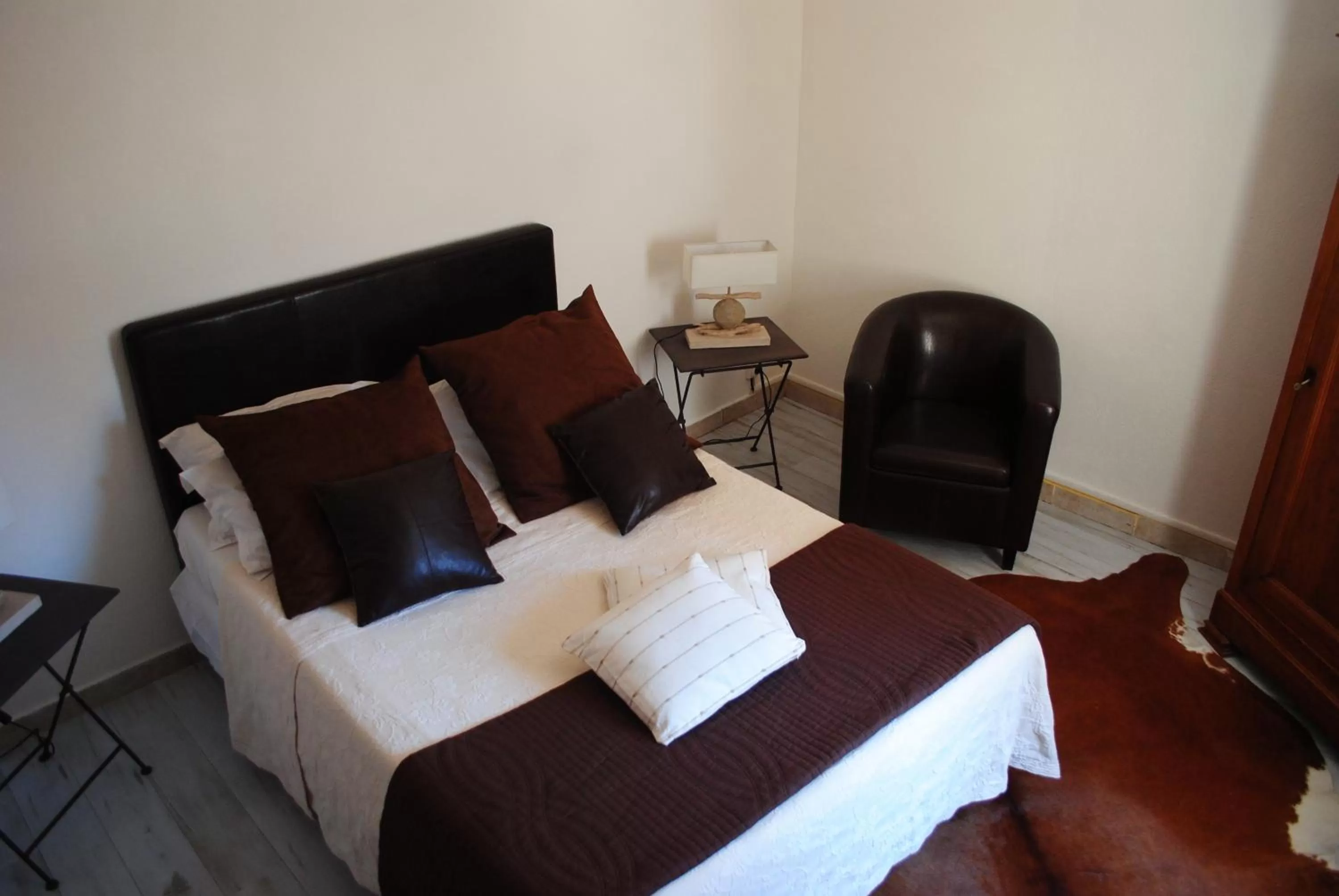 Photo of the whole room, Bed in Hôtel Restaurant Le Provençal