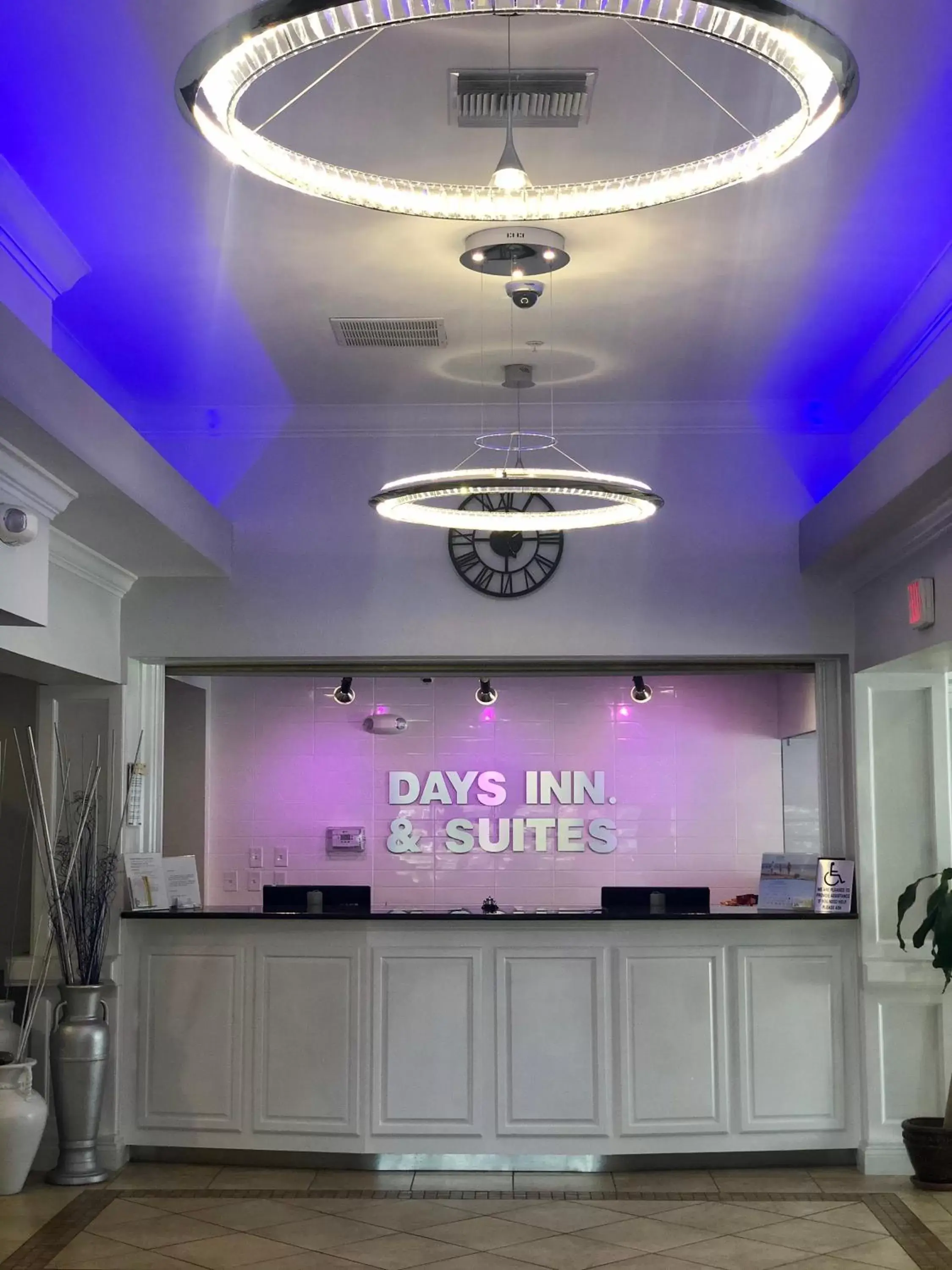 Lobby or reception, Lobby/Reception in Days Inn & Suites by Wyndham Lakeland