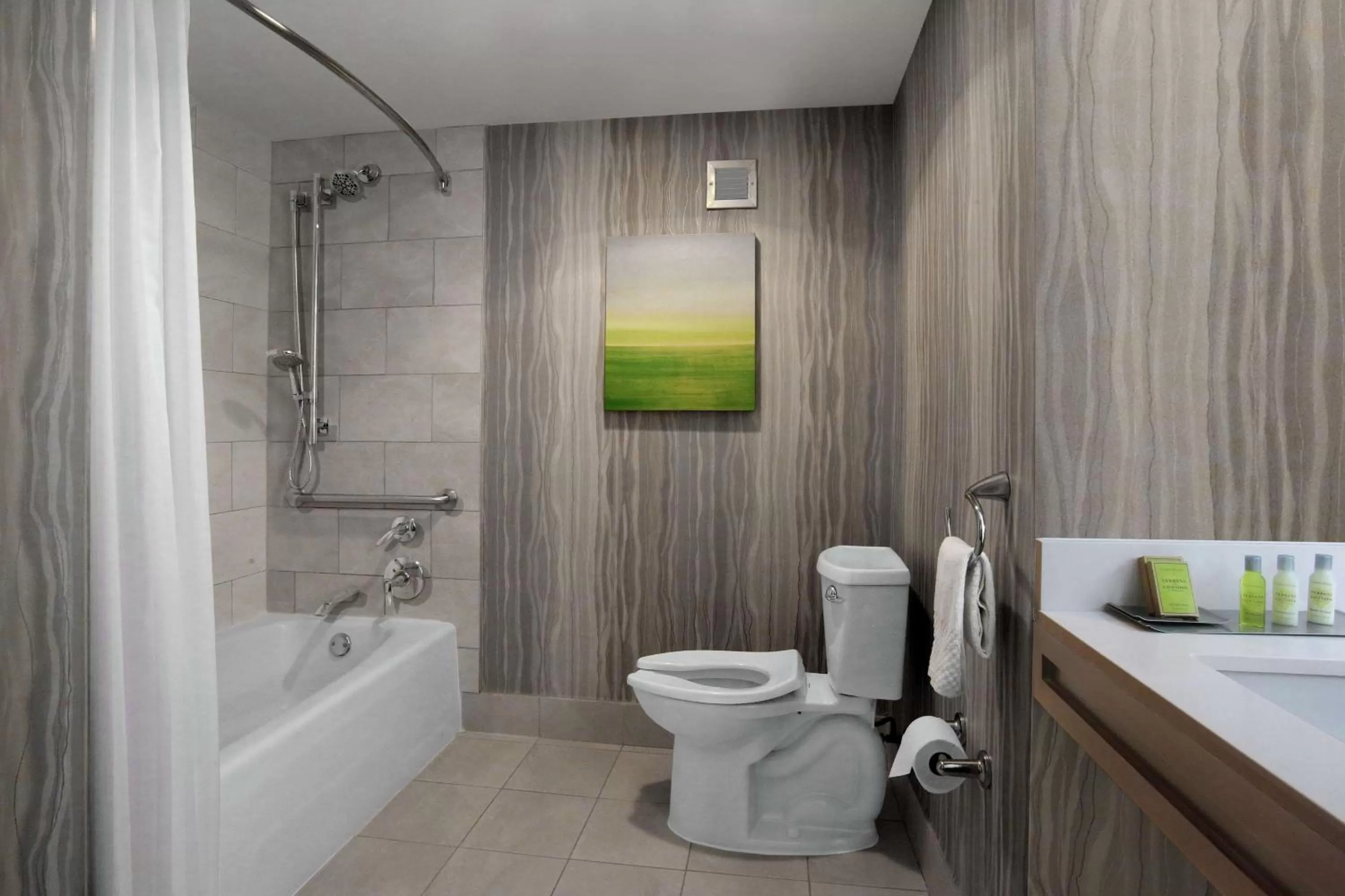 Bathroom in DoubleTree by Hilton at the Entrance to Universal Orlando