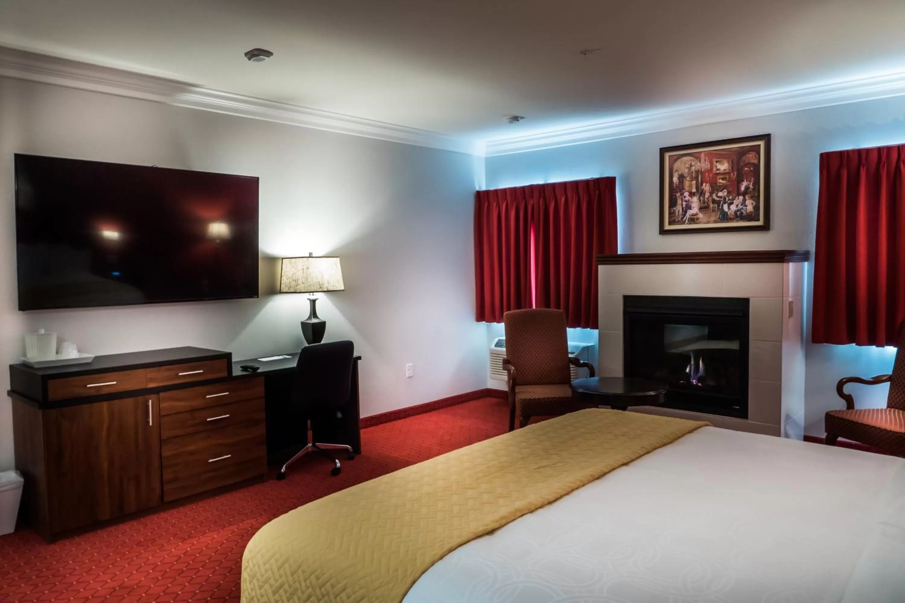Photo of the whole room, Bed in Skyline Hotel and Casino
