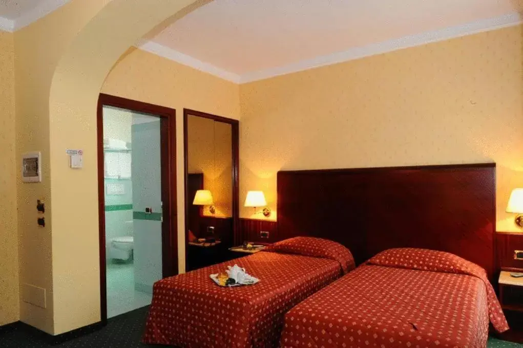 Bedroom, Bed in Hotel La Spia D'Italia