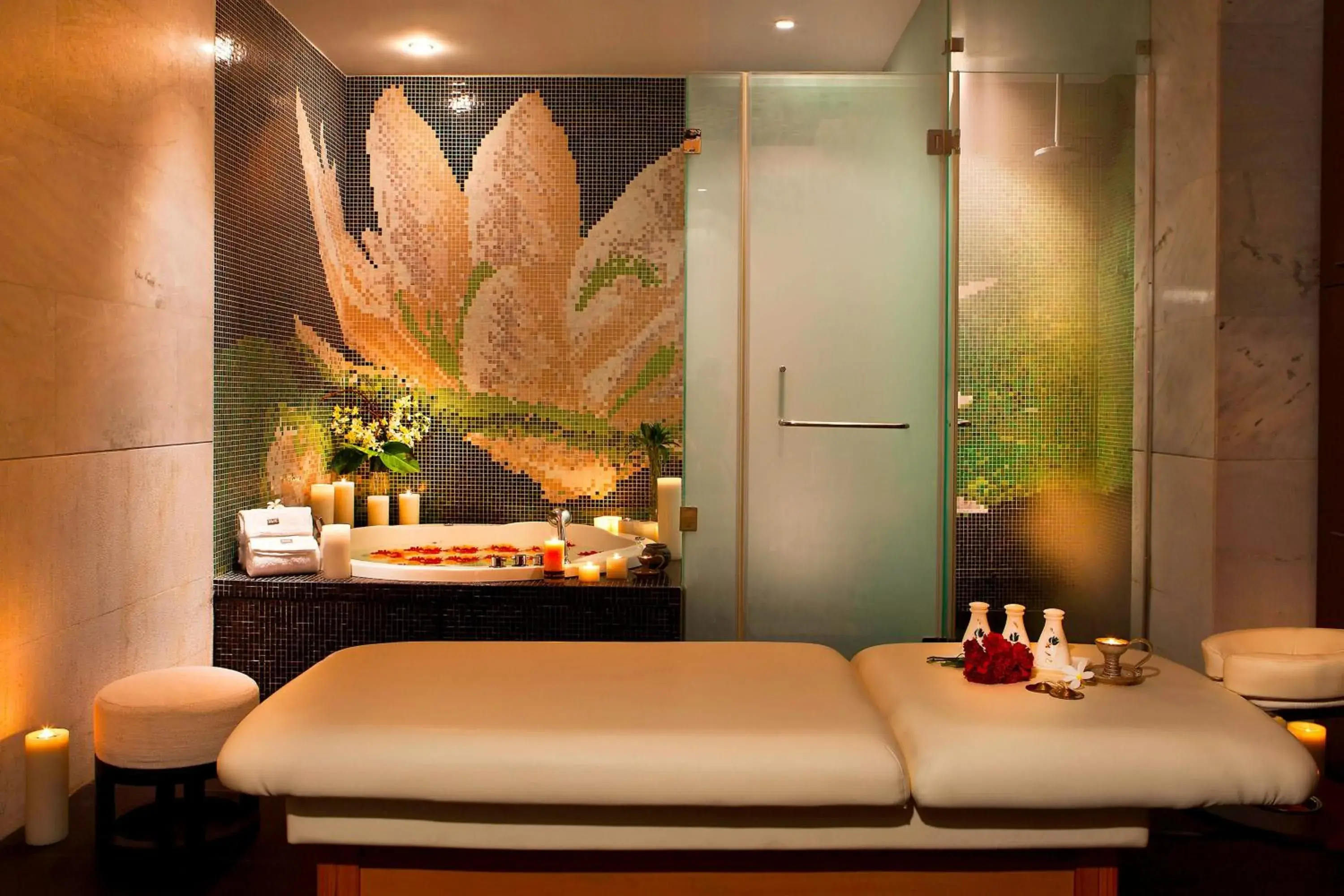 Spa and wellness centre/facilities, Bed in The Westin Hyderabad Mindspace