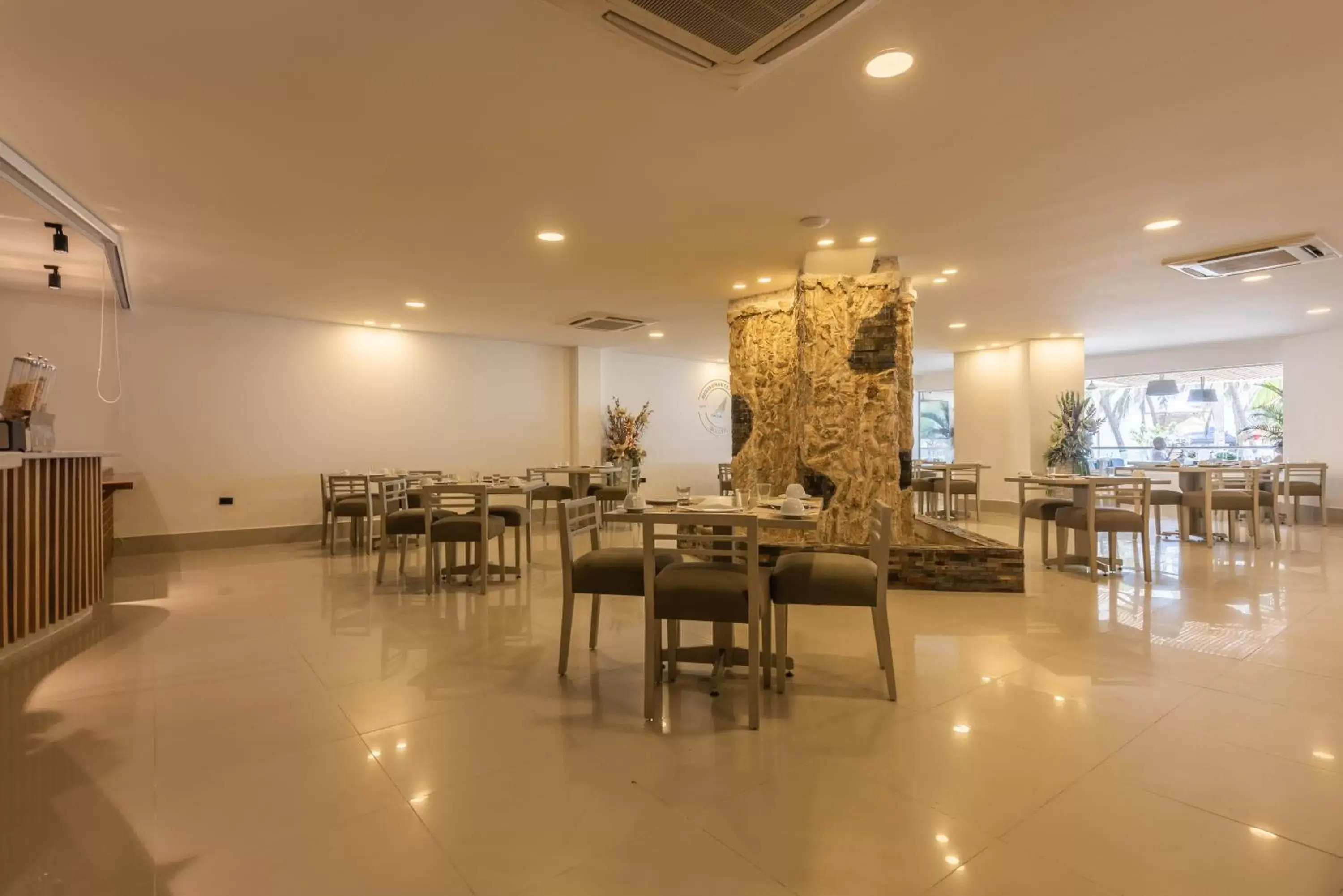 Restaurant/Places to Eat in Hotel Regatta Cartagena