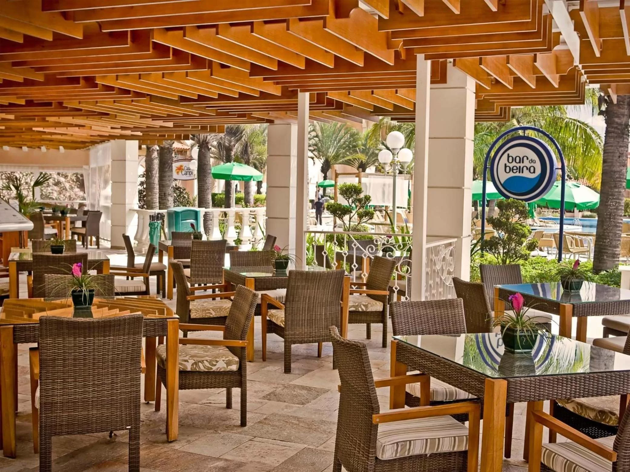 Restaurant/places to eat in Royal Palm Plaza Resort