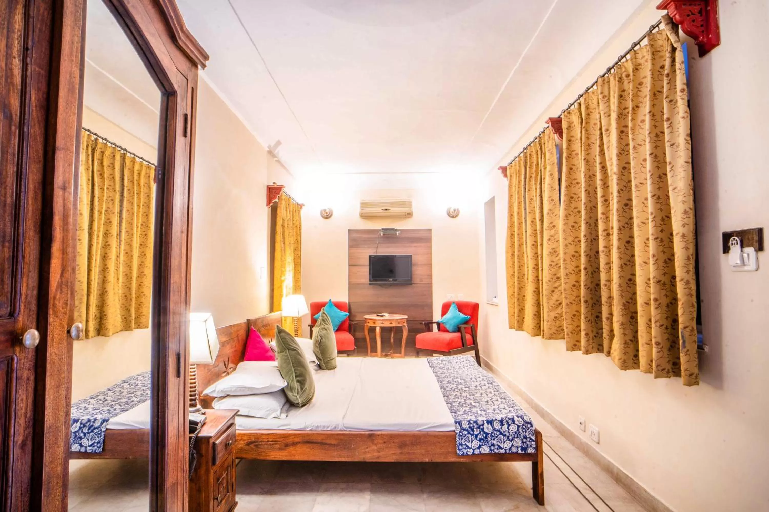 Bedroom, Bed in Diggi Palace - A City Center Hidden Heritage Gem