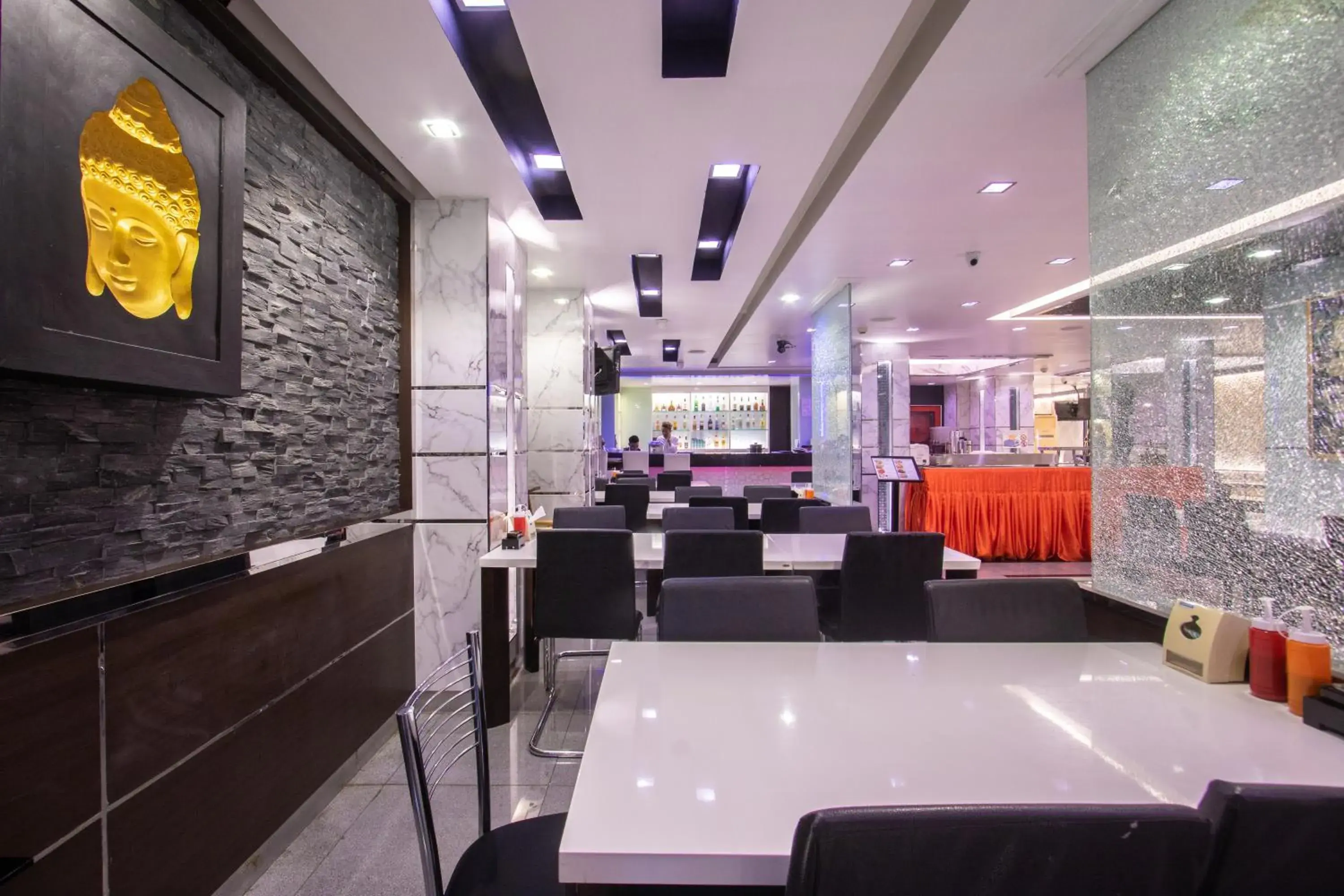 Restaurant/Places to Eat in Gusto Pratunam Hotel