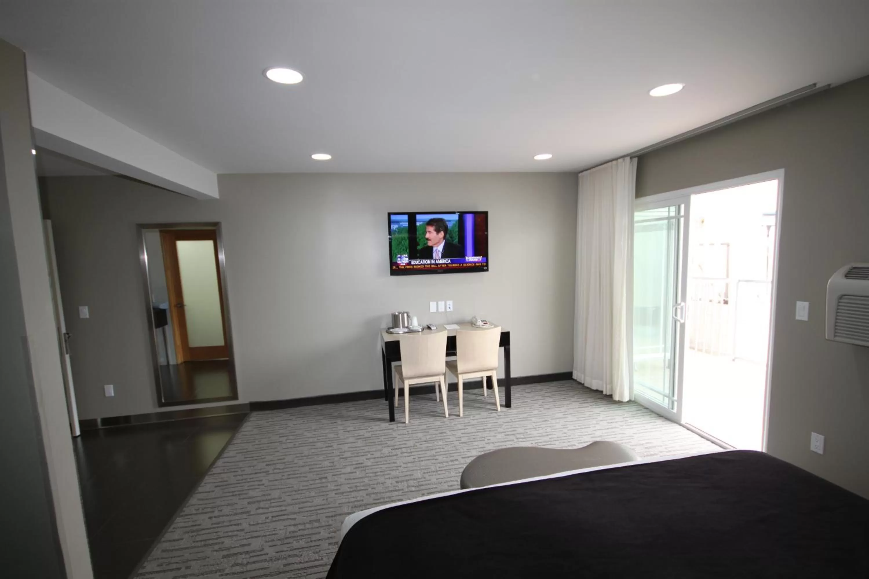 Bed in Grandview Inn