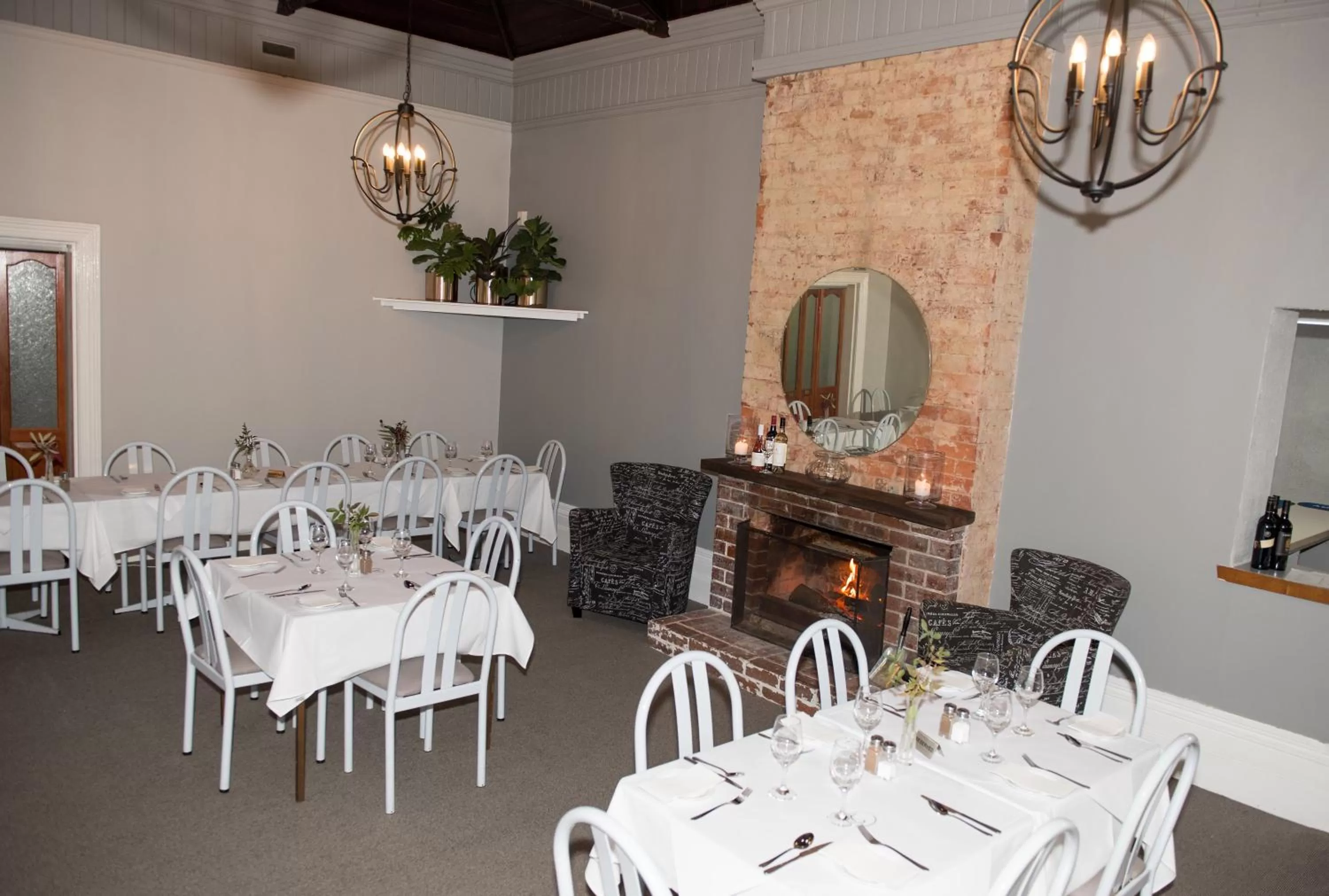 Restaurant/places to eat in Finley Country Club Hotel Motel