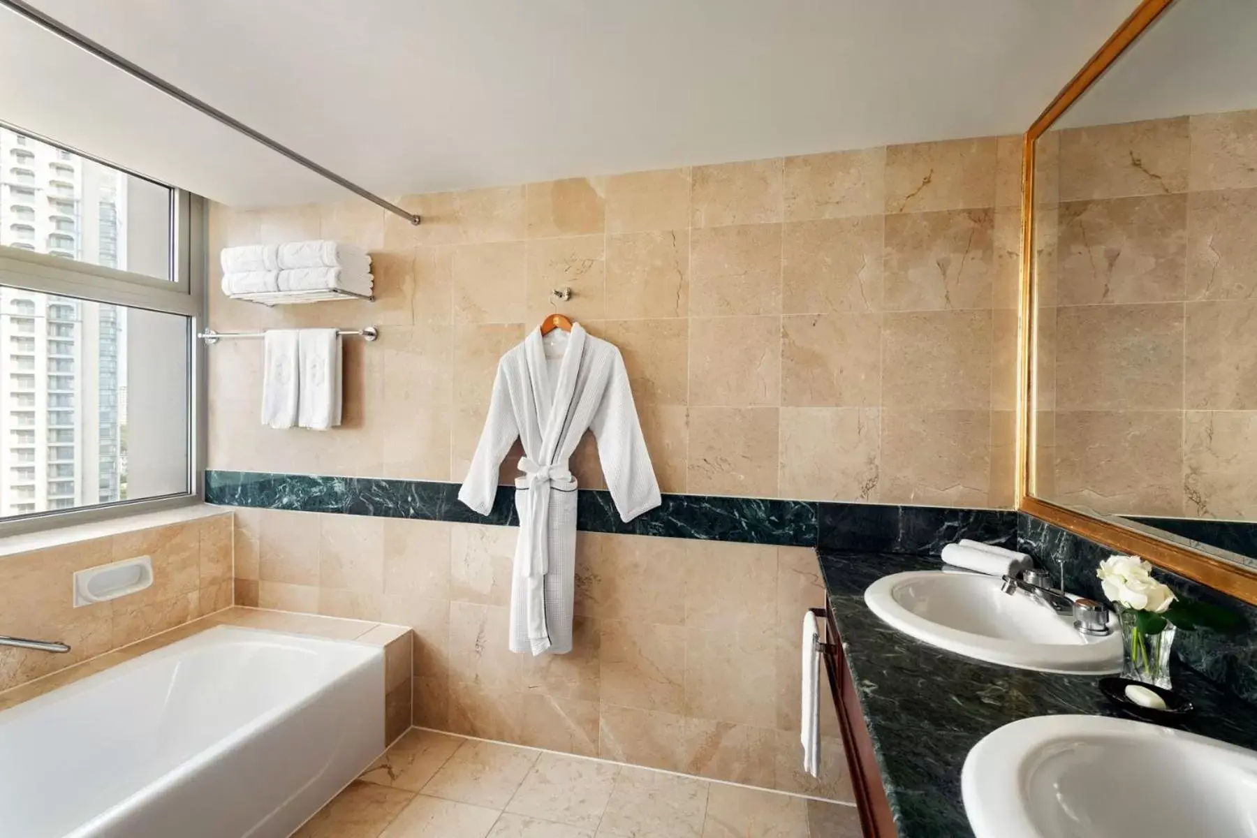 Bathroom in Shangri-La Beihai