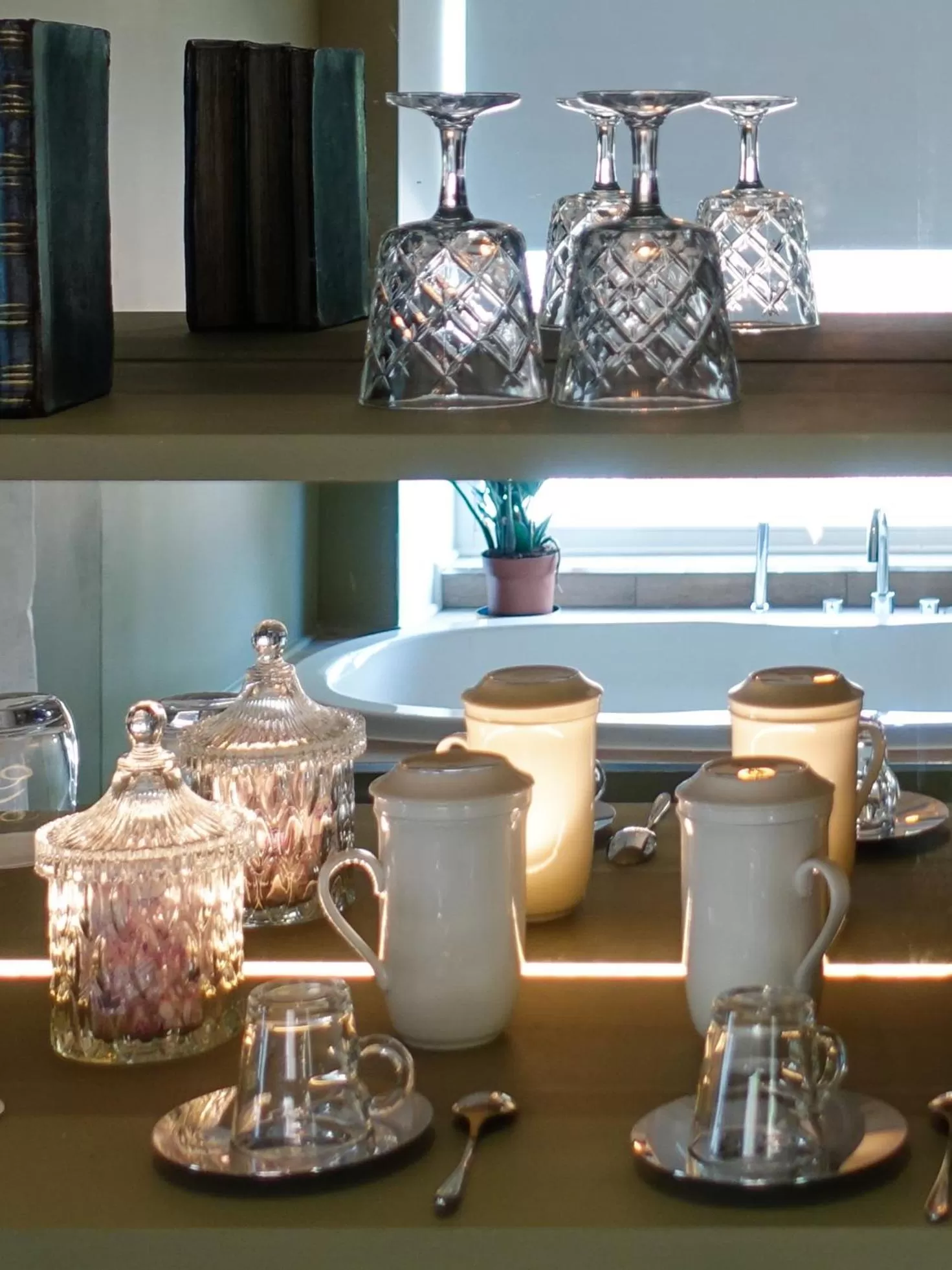 Decorative detail in Domaine de Bellevue, The Originals Relais