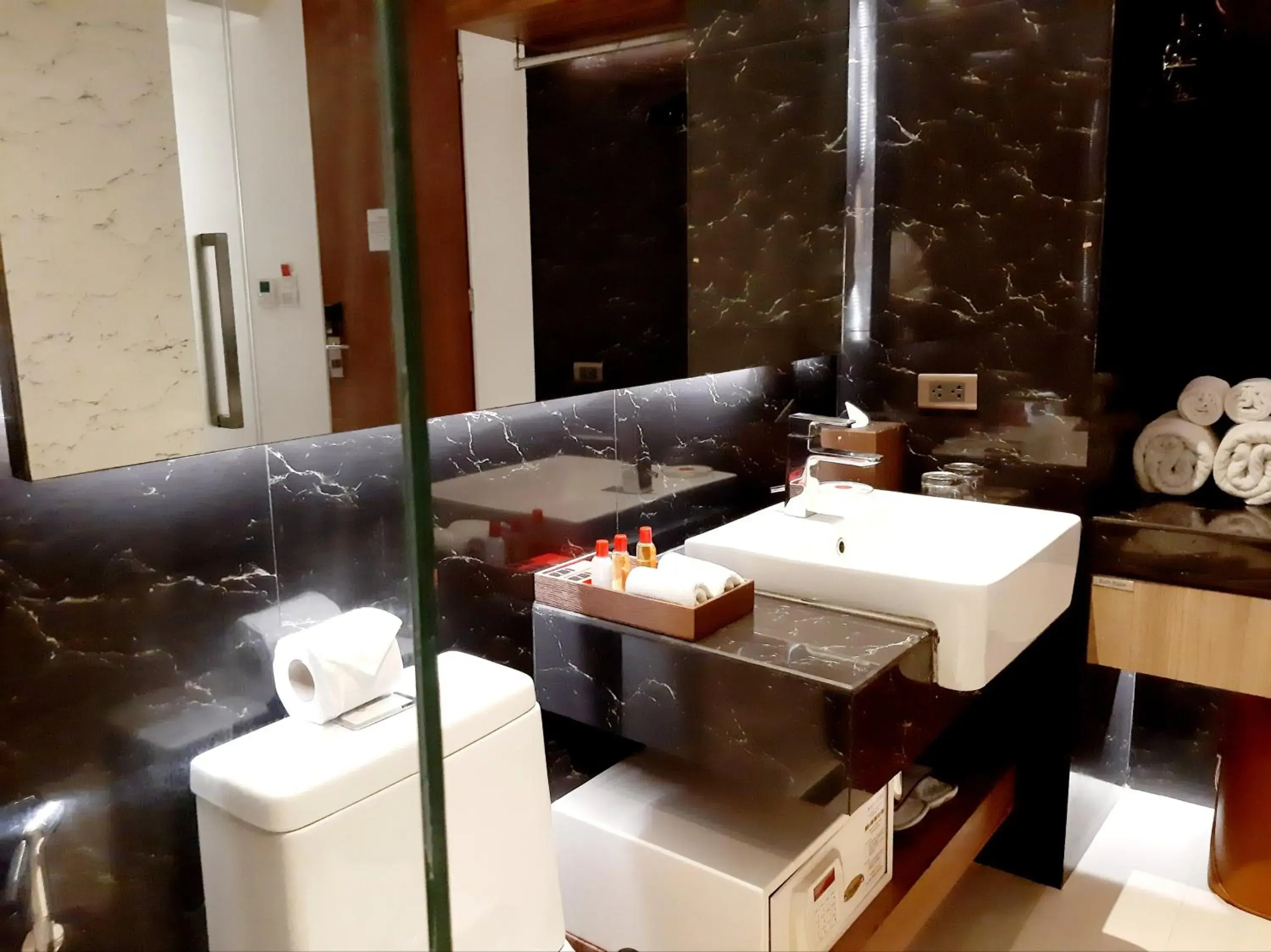 Bathroom in Sacha's Hotel Uno SHA
