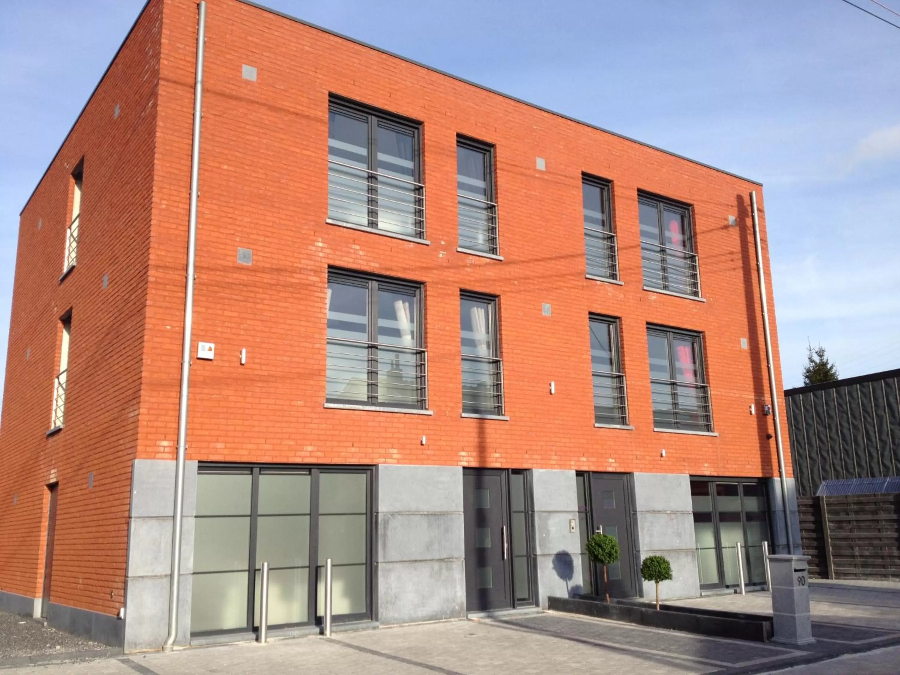 Facade/entrance in V E R O N E - Rooms & Suites - Liège - Rocourt