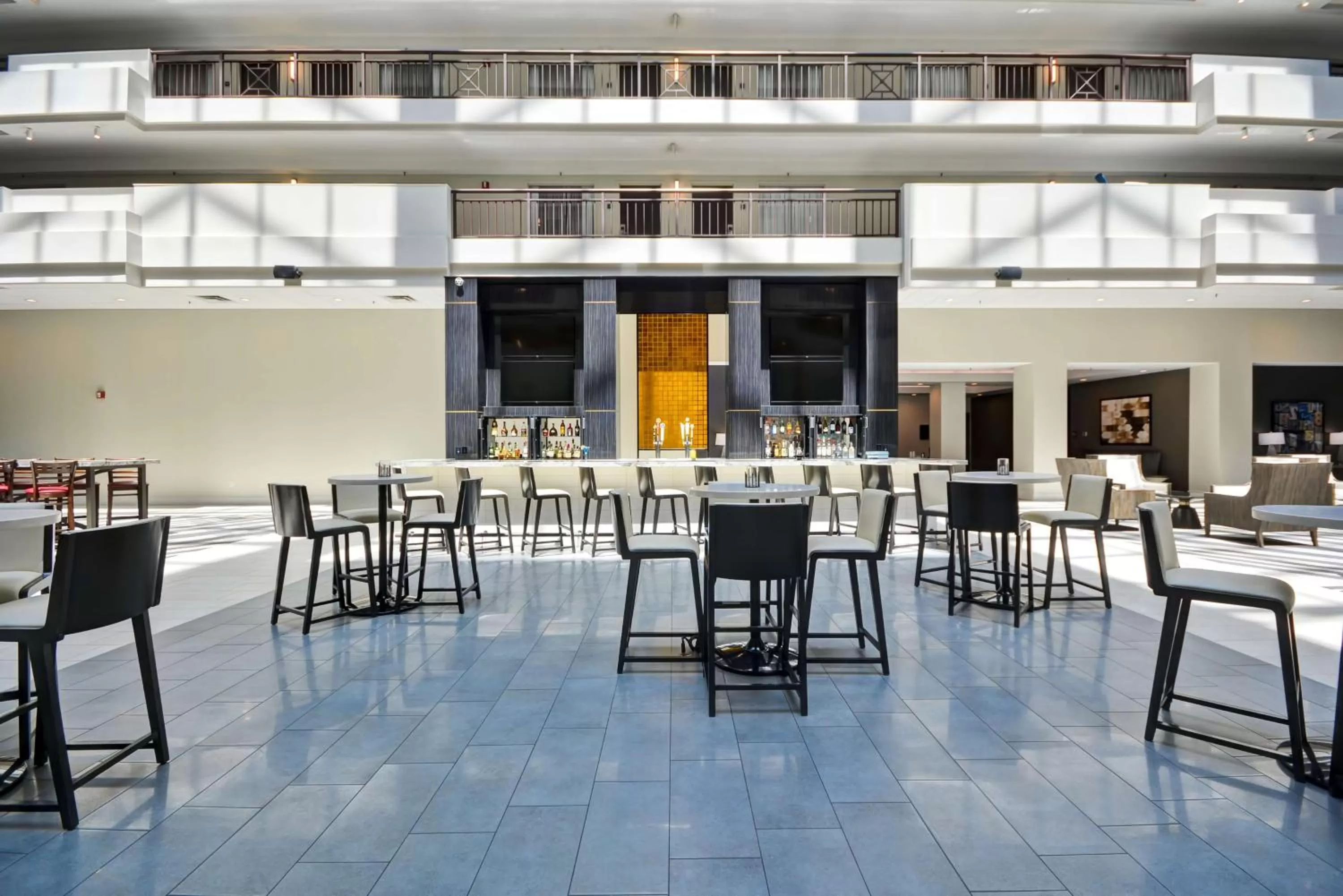 Restaurant/places to eat in Embassy Suites Charlotte