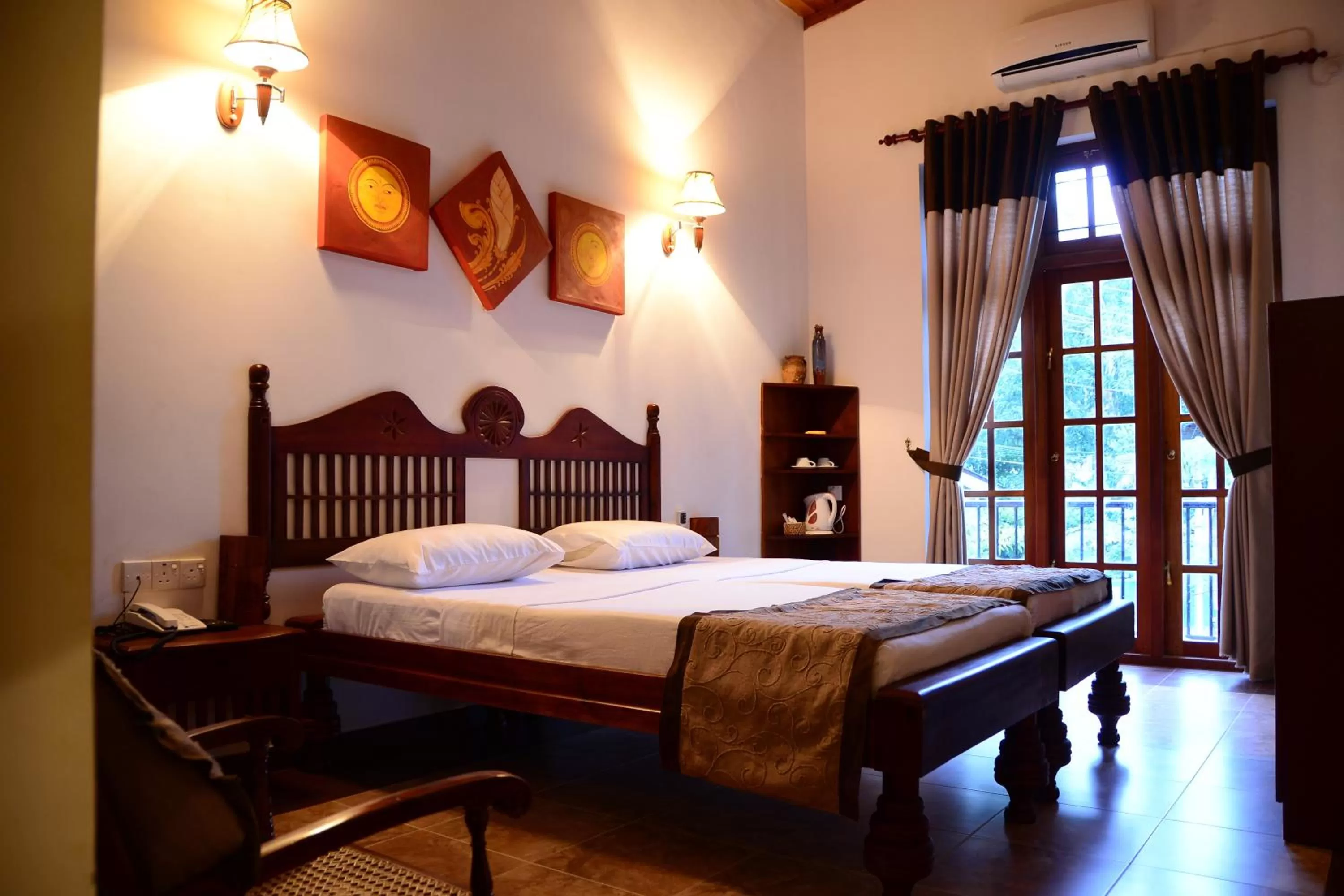 Photo of the whole room, Bed in Veraima Kandy