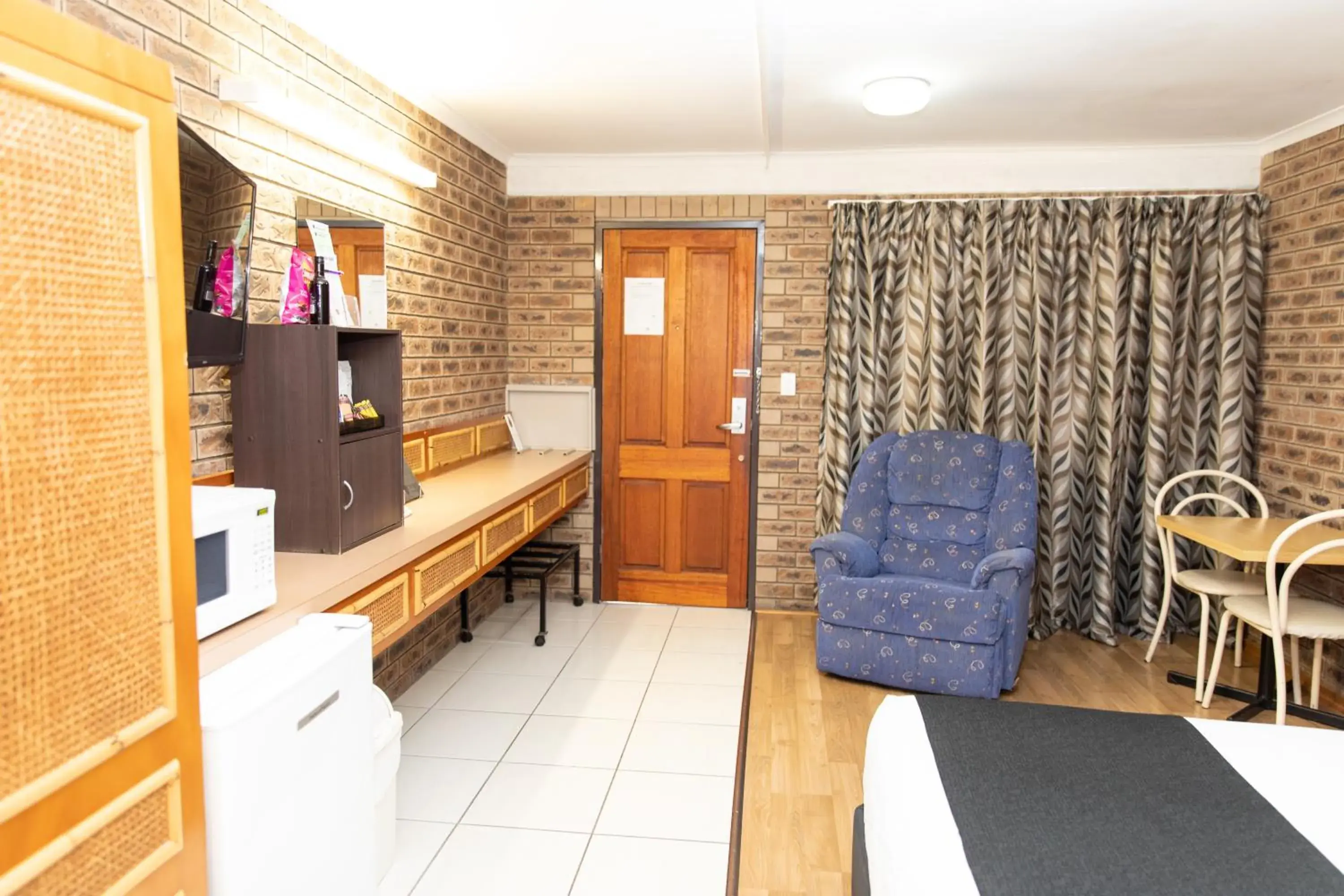 Seating Area in Lantern Motor Inn