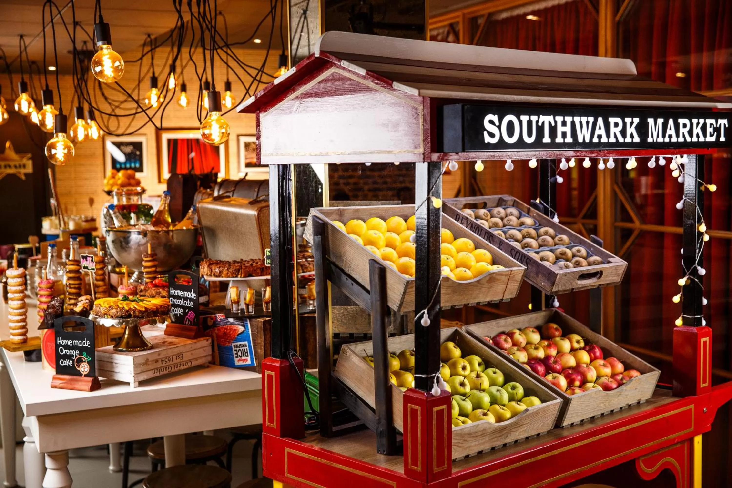 Food and drinks in ibis Styles London Southwark - near Borough Market