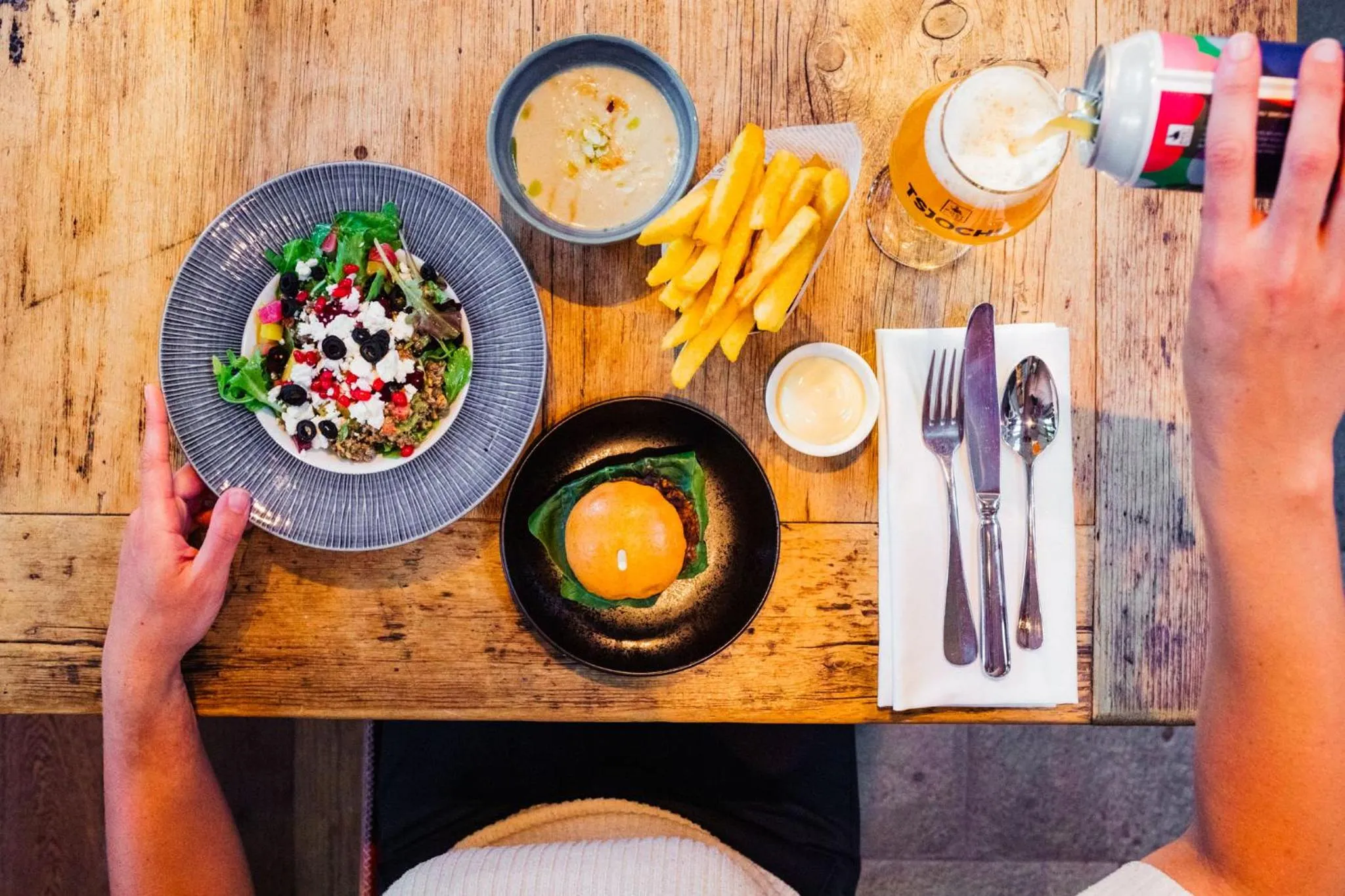 Food and drinks in Post-Plaza Hotel & Grand Café