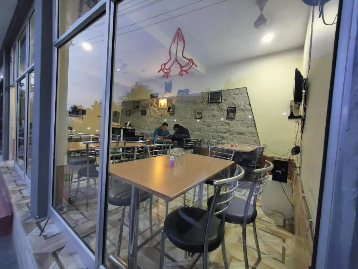 Restaurant/places to eat in High Nation Resort Manali