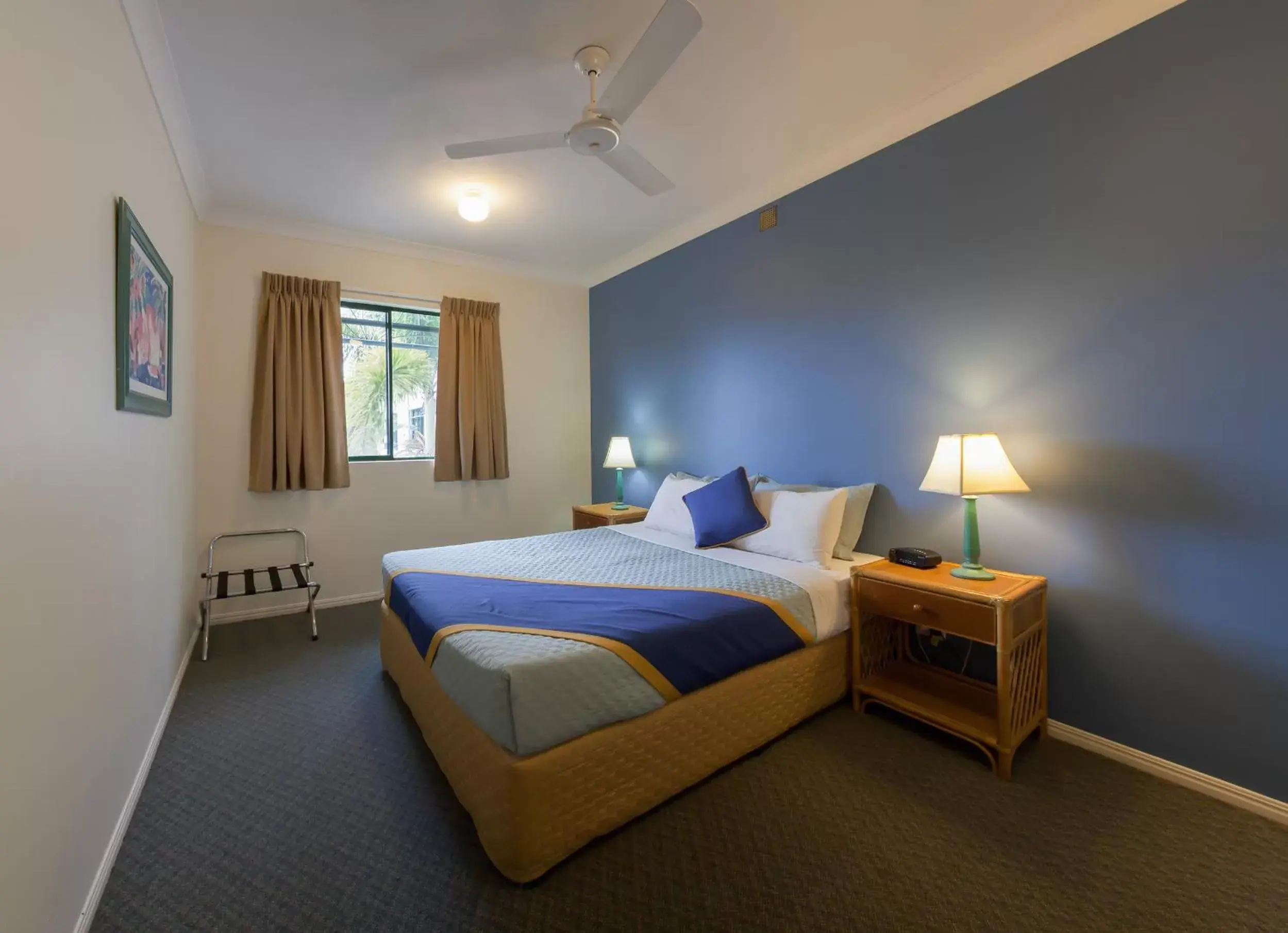 Bed in Grosvenor in Cairns