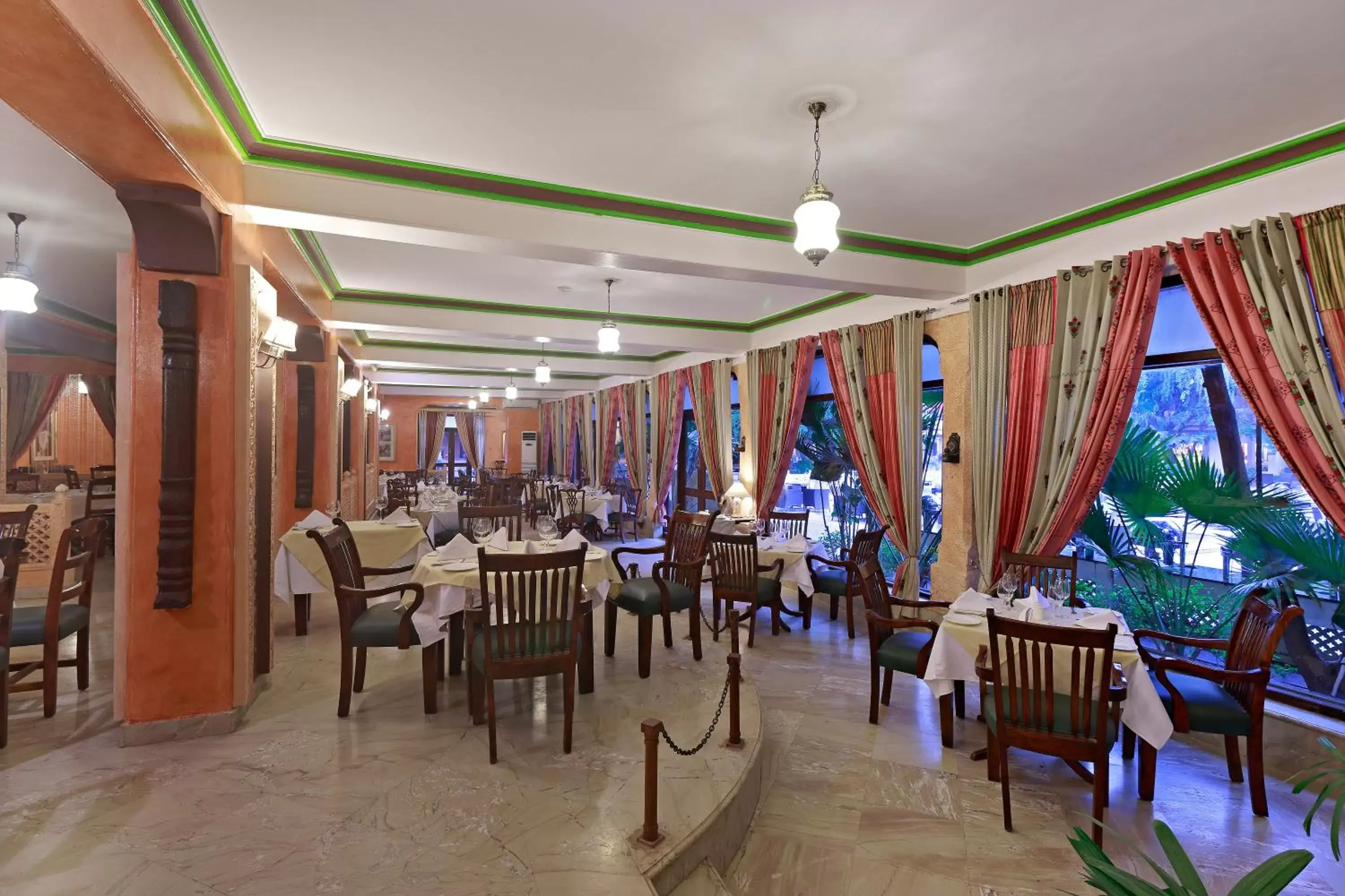 Swimming pool, Restaurant/Places to Eat in Ranbanka Palace